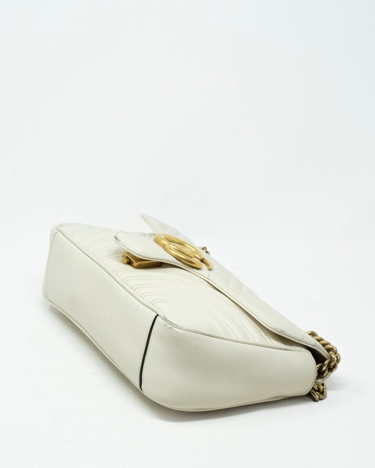 Gucci Gucci marmont matelasse mini bag in white. - AJL0008