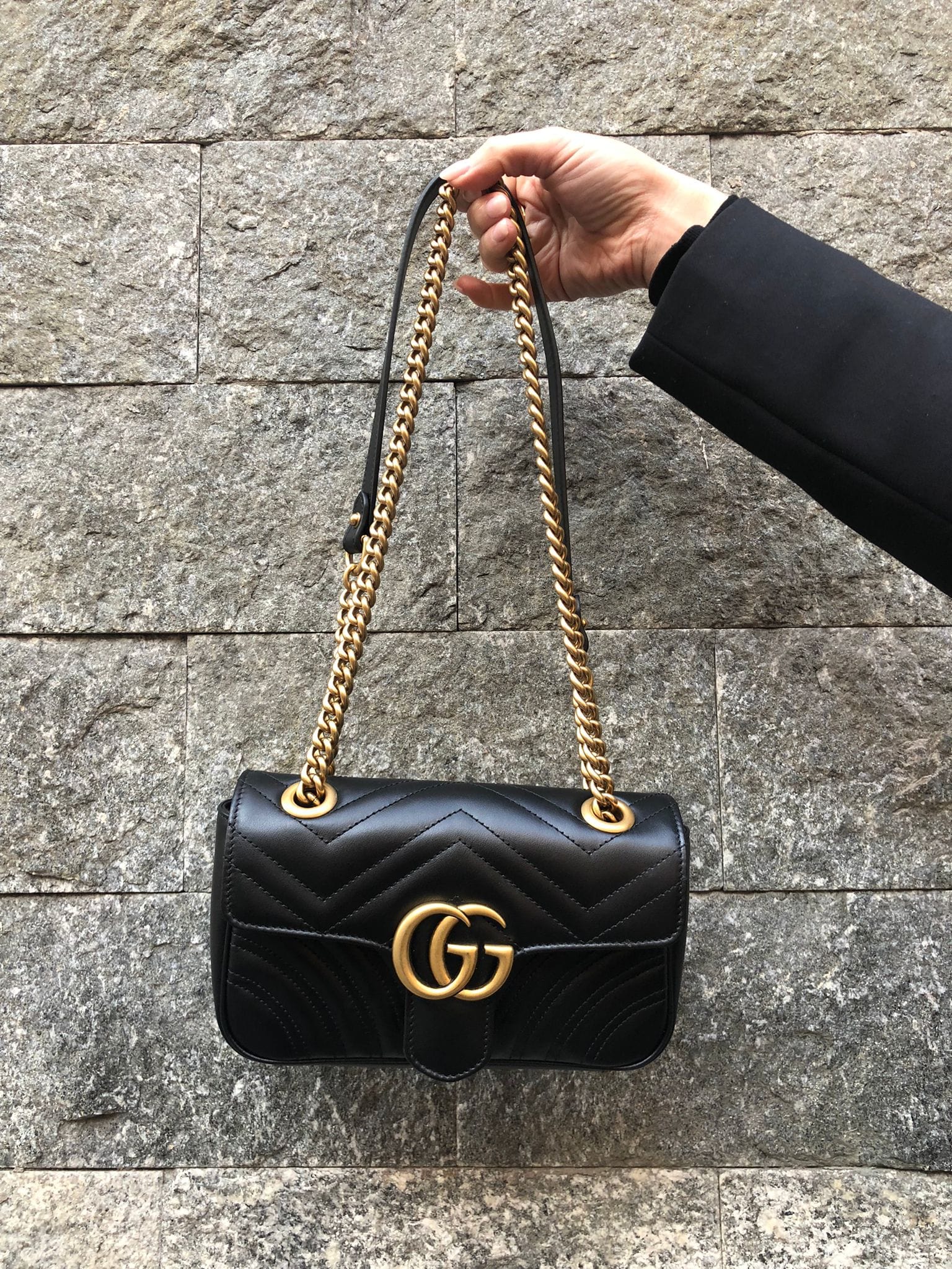 Gucci Gucci Marmont Small Black Shoulder Bag - AWL2813