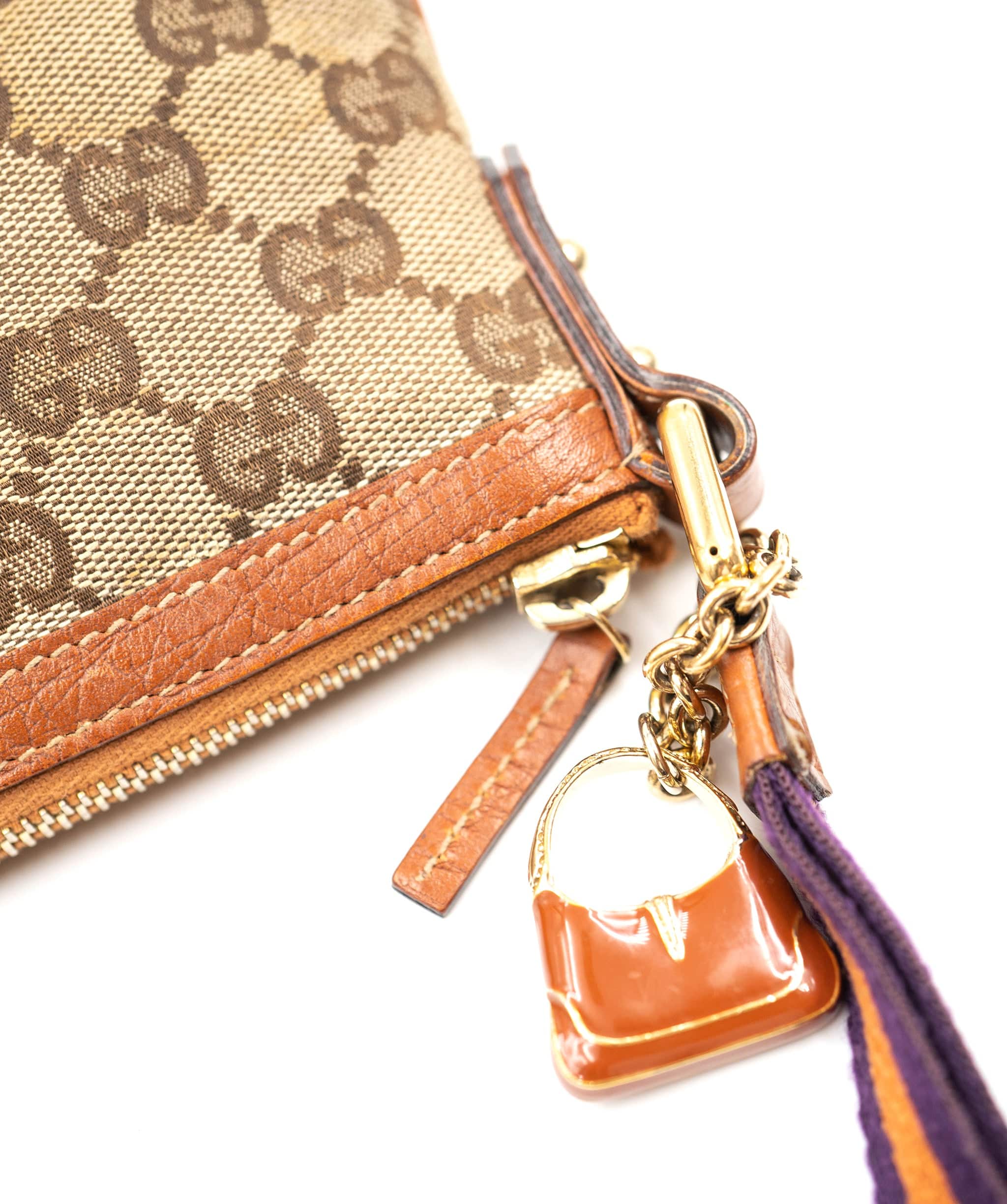 Gucci Gucci Pouch with small bag charm - AGL2166