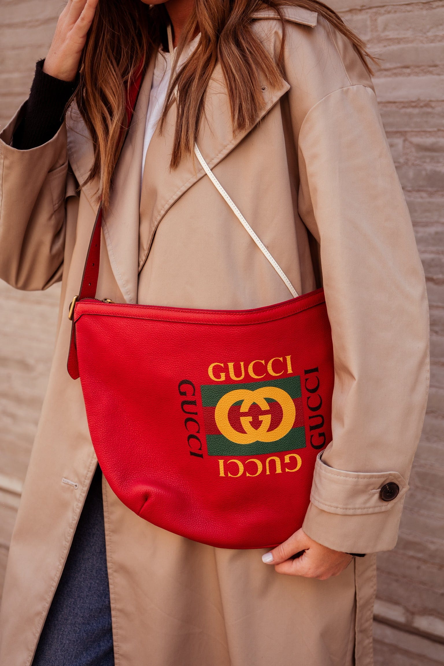 Gucci Gucci red slouchy logo messenger style bag - AWL3221