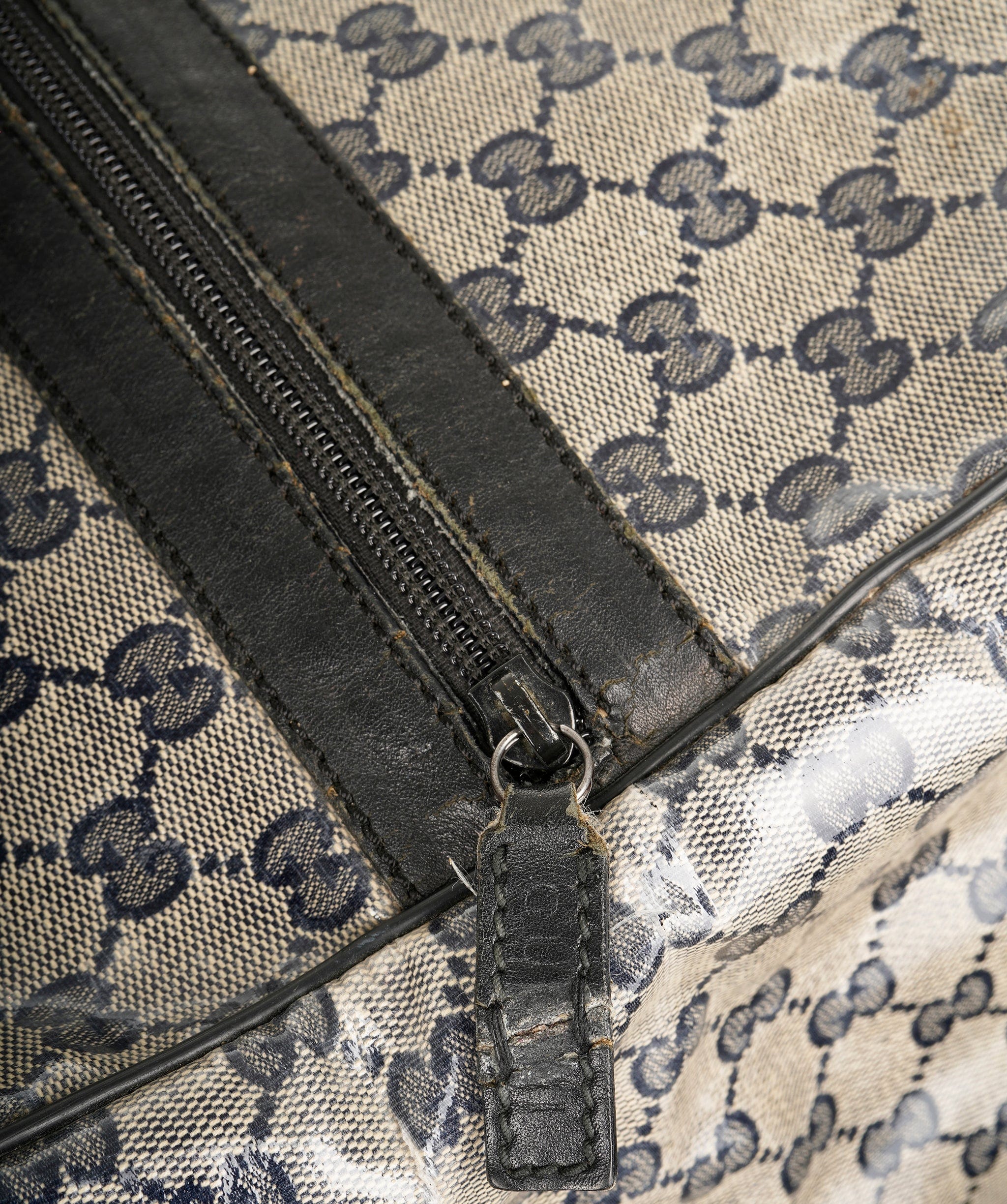 Gucci Gucci supreme canvas duffle travel bag AGC1390