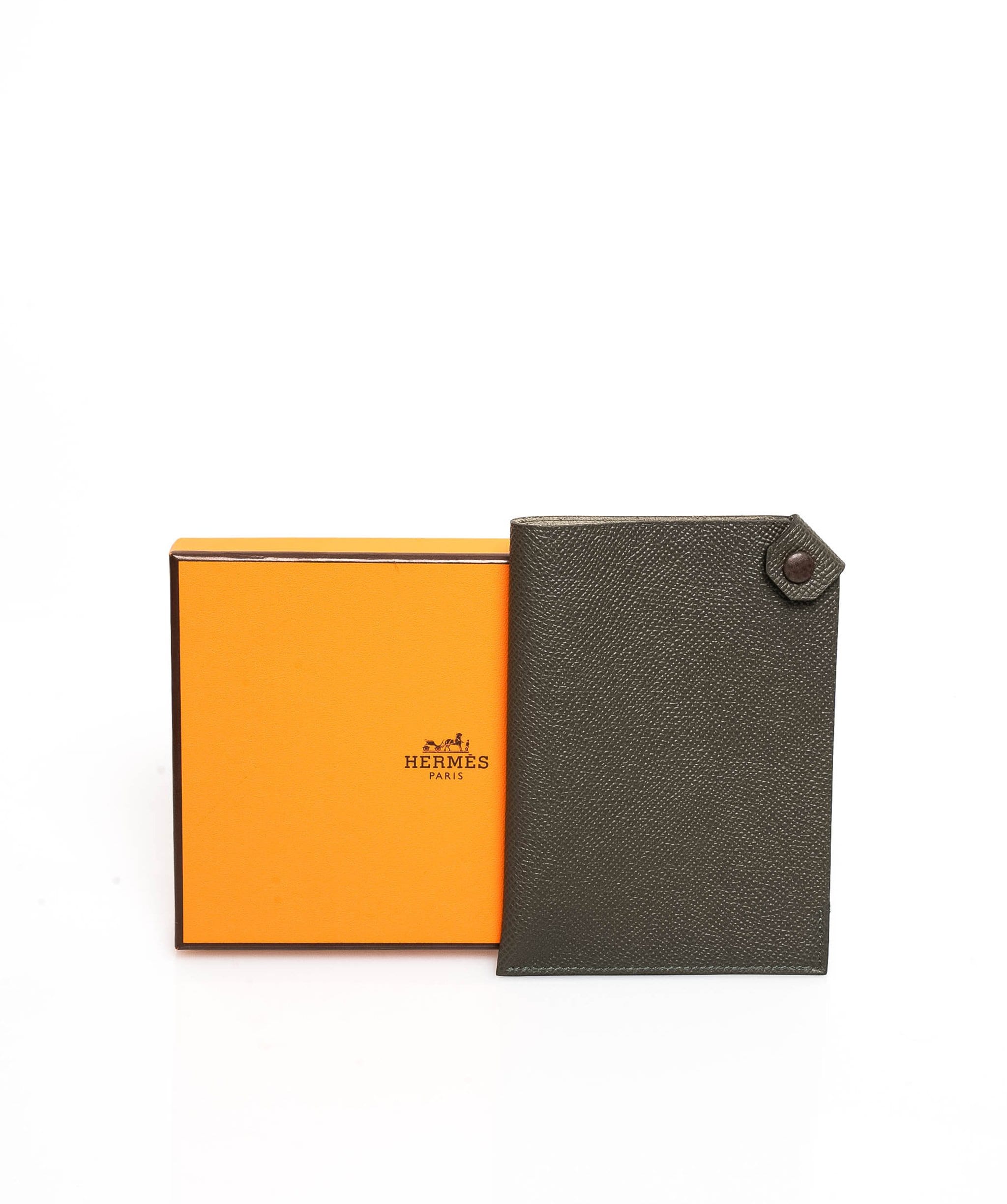 Hermès Hermes Passport ETAIN cover AWL1720