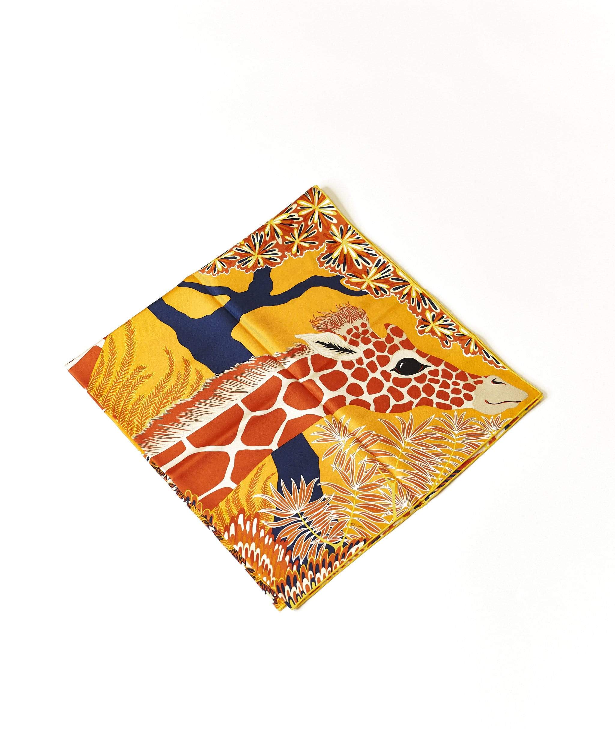 Hermès Hermès The Three giraffe Scarf 90