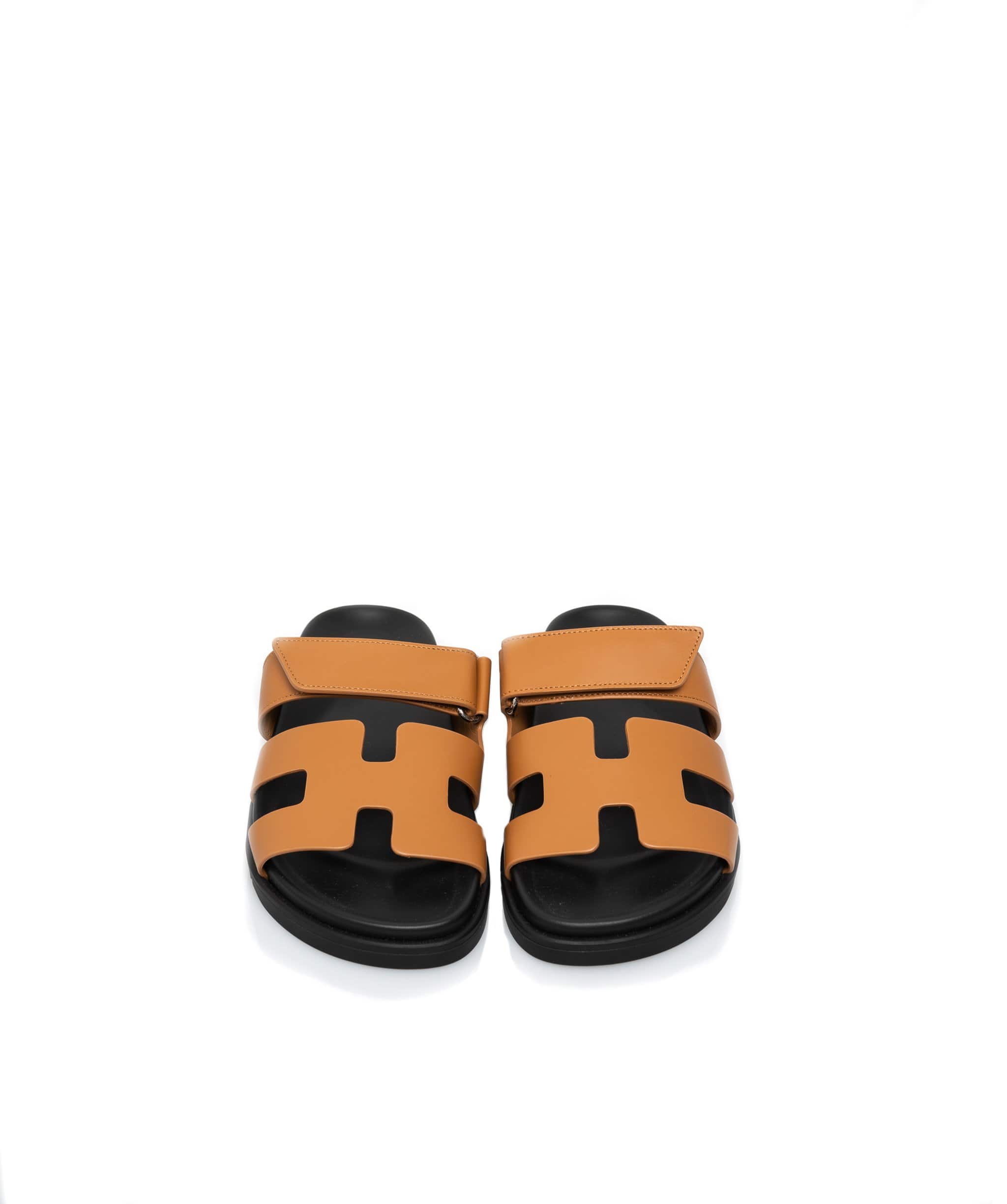 Hermès HERMES CHYPRE BEIGE AND BLACK SANDALS - ADC1138