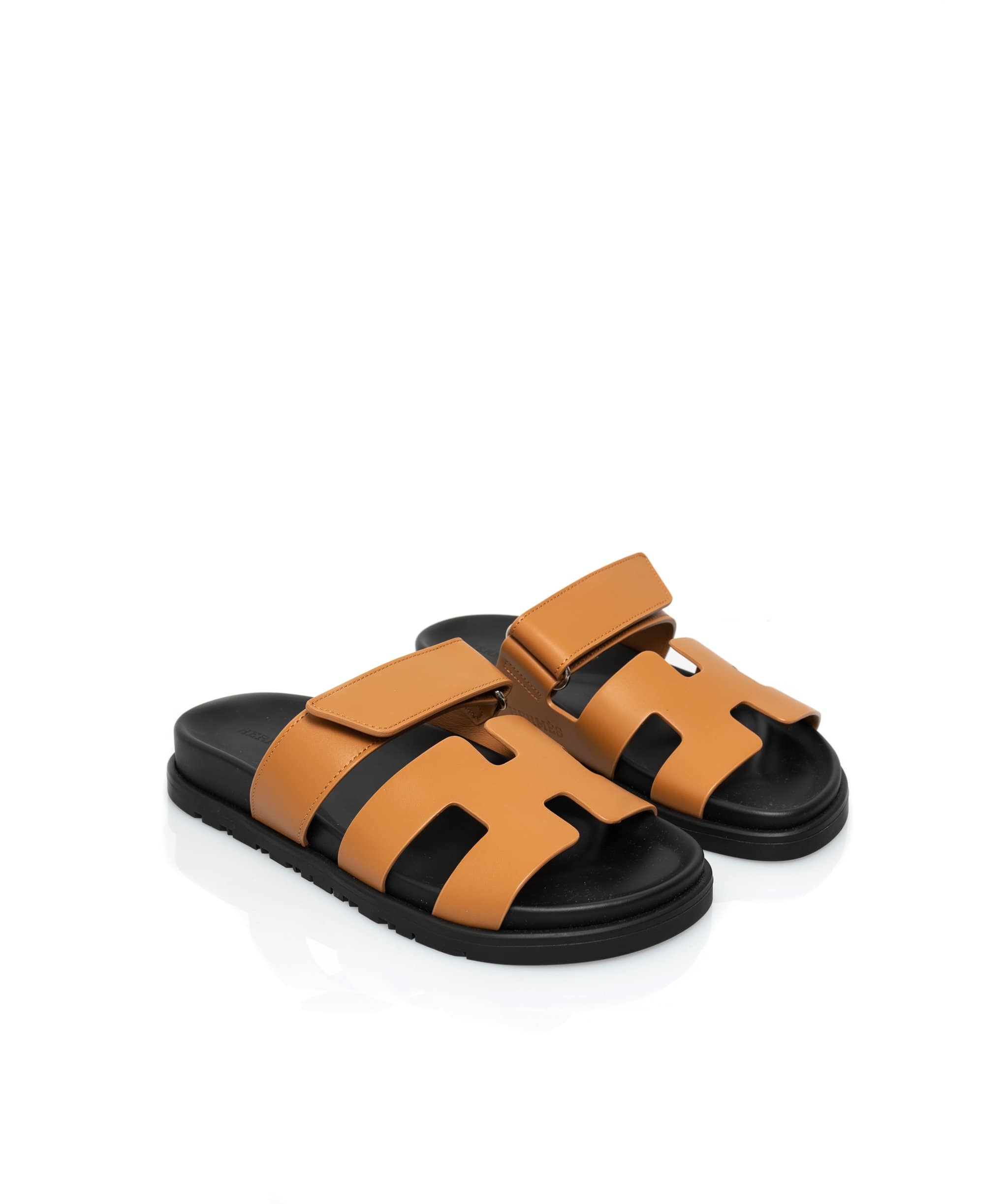 Hermès HERMES CHYPRE BEIGE AND BLACK SANDALS - ADC1138