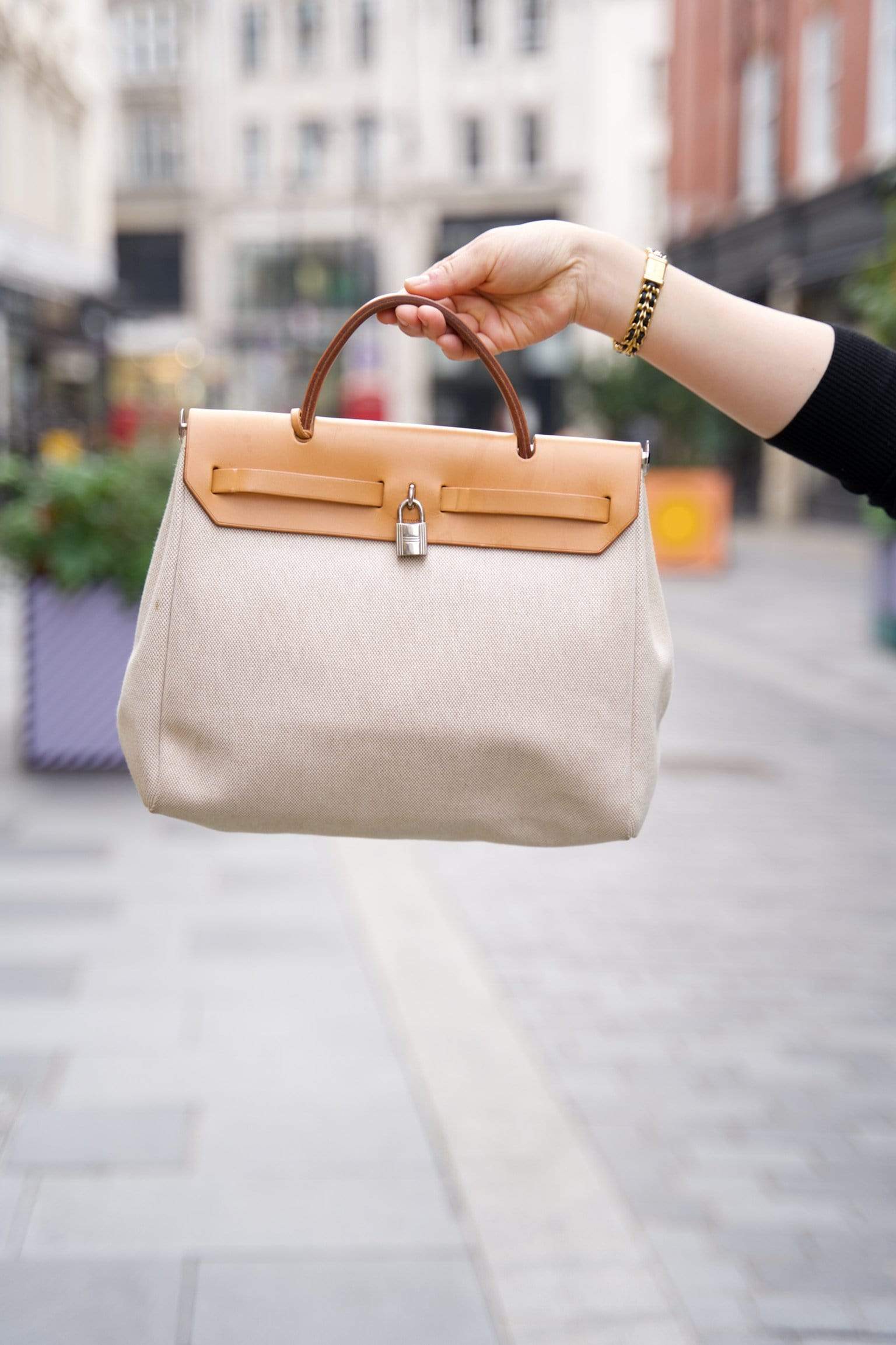 Hermès HERMES HerBag 31 Beige Canvas - AWL1801