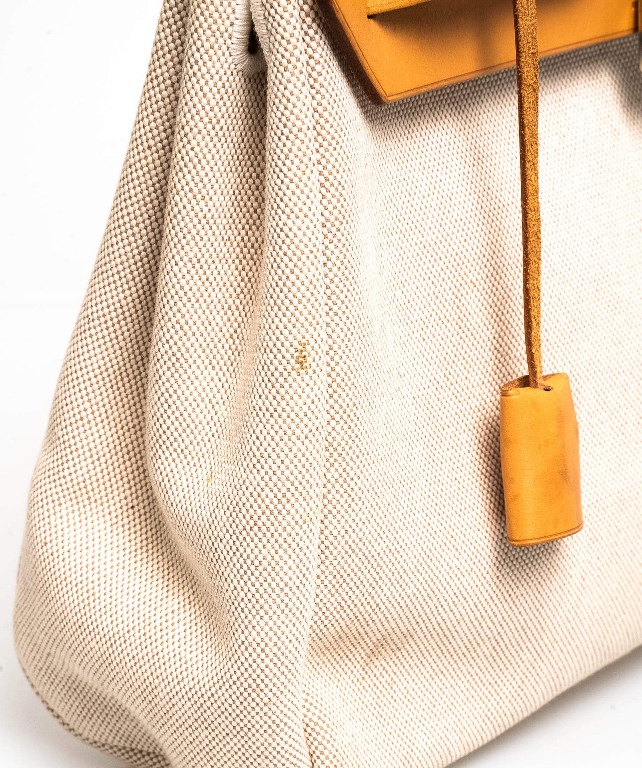 Hermès HERMES HerBag 31 Beige Canvas - AWL1801