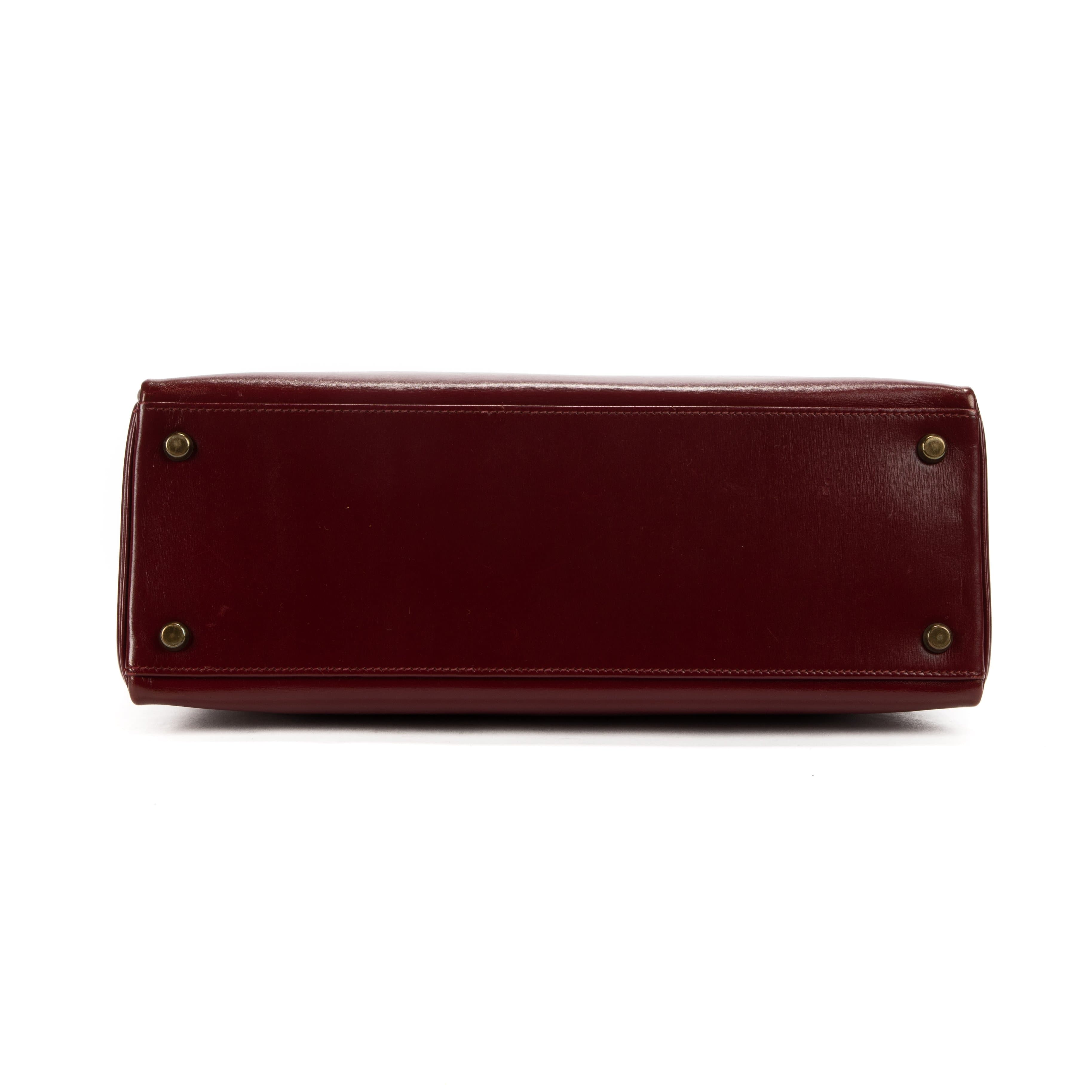 Hermès Hermès Kelly 32 Bordeaux Box Leather with GHW - AWL1293