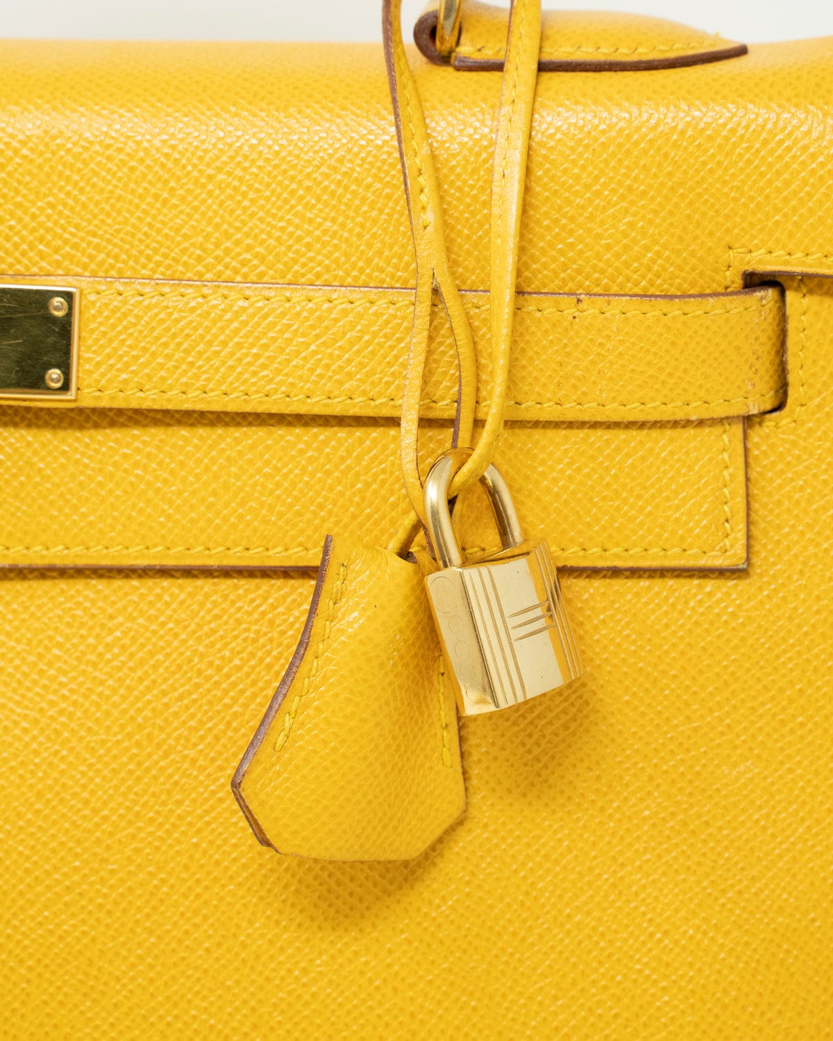 Hermès Hermes Kelly 32 Jaune Amber Courchevel GHW ASL2357