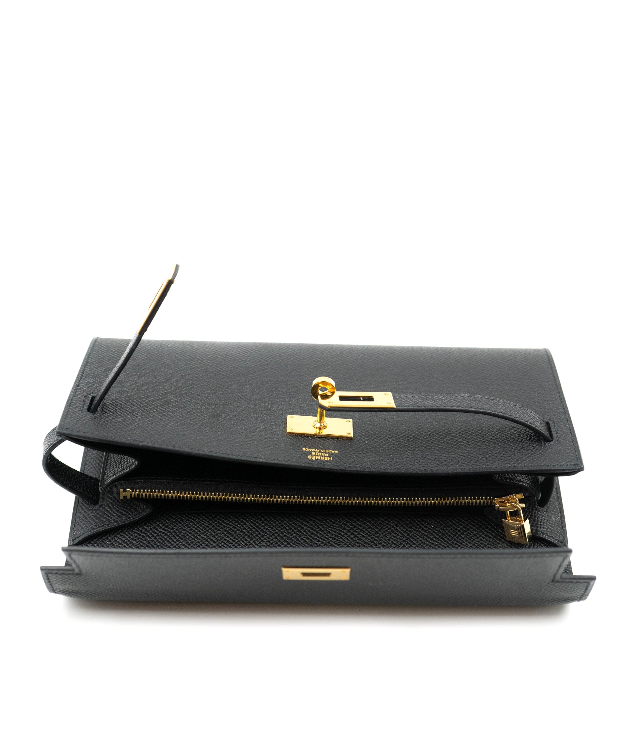 Hermès Hermes kelly to go in black epsom with GHW.  AGC1170