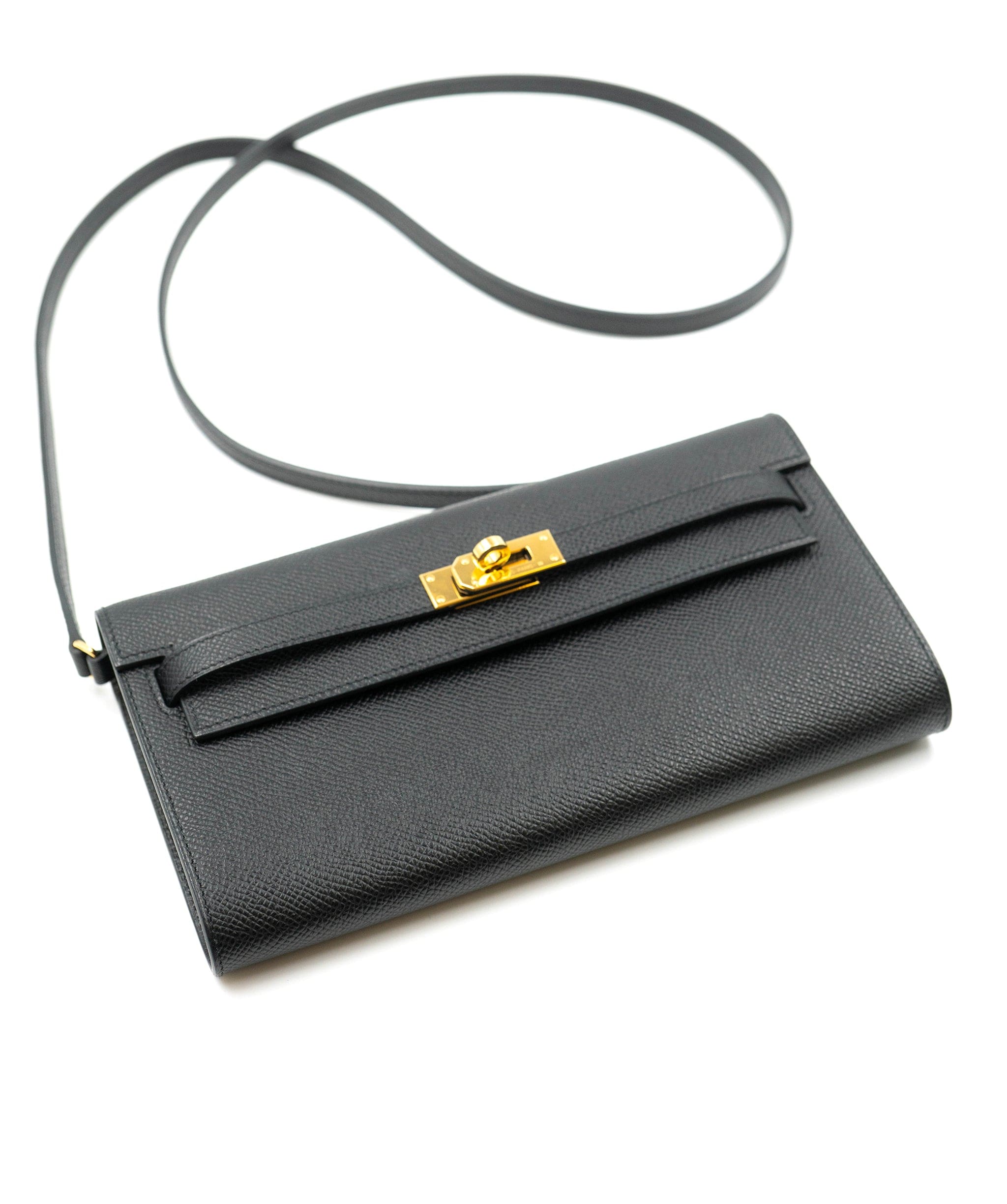 Hermès Hermes kelly to go in black epsom with GHW.  AGC1170