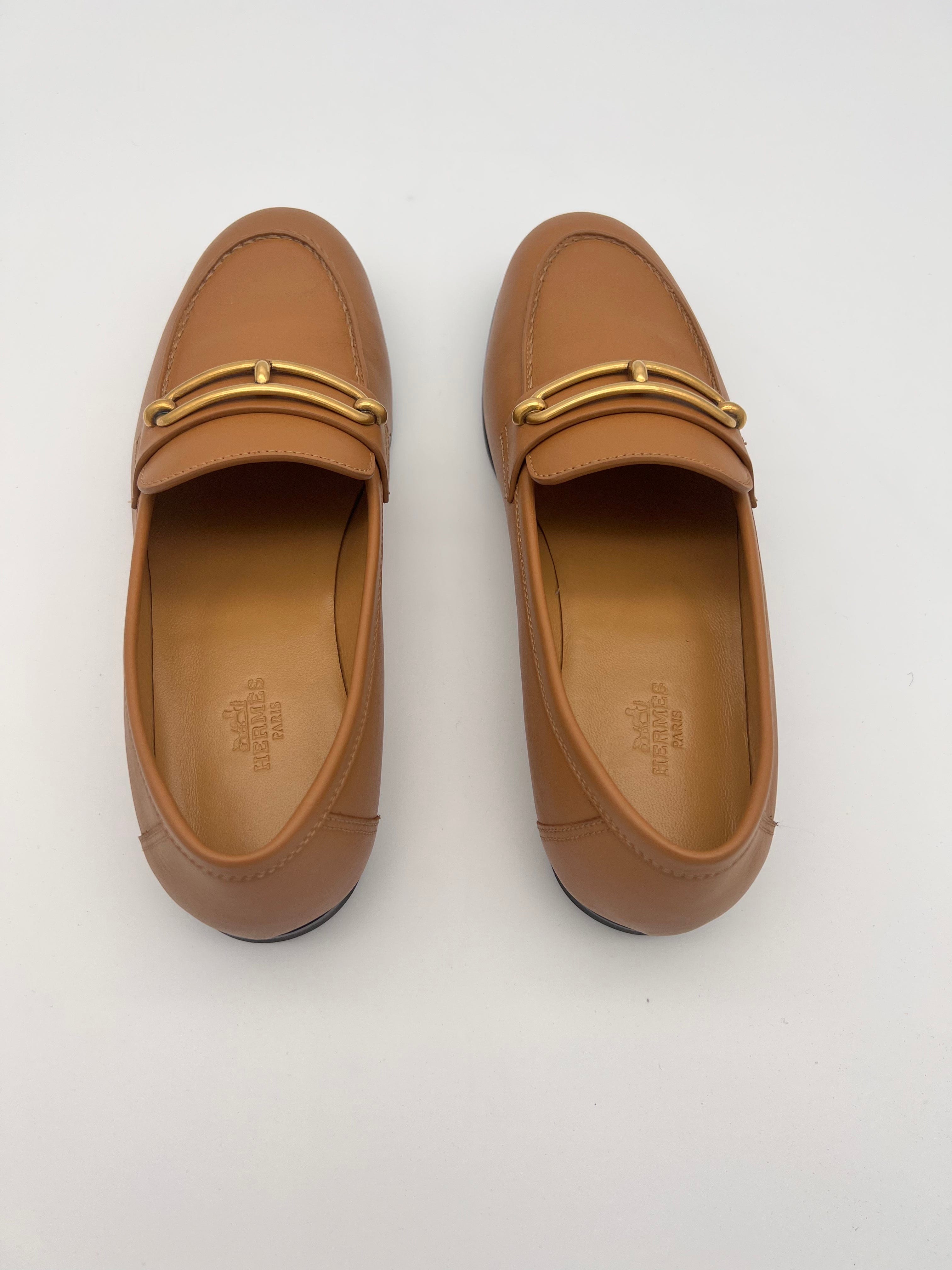 Hermès Hermes Flat Leather Pumps With Gold Hardware AGL2379