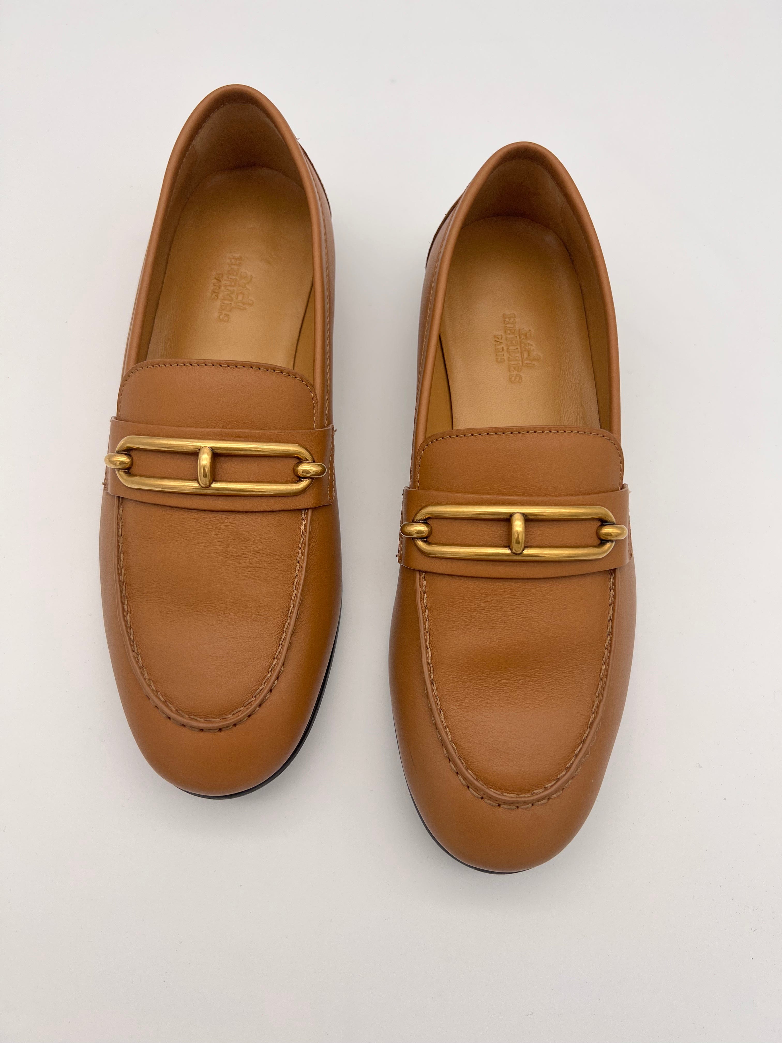 Hermès Hermes Flat Leather Pumps With Gold Hardware AGL2379