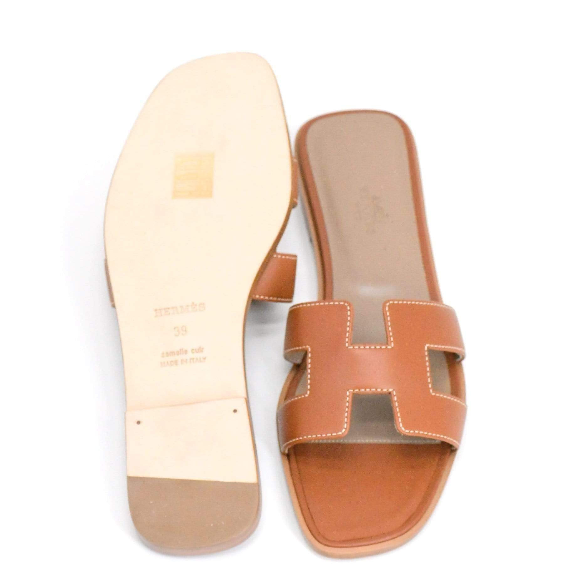 Hermès Hermès Oran Ladies Sandal Gold Piqûres Écrues