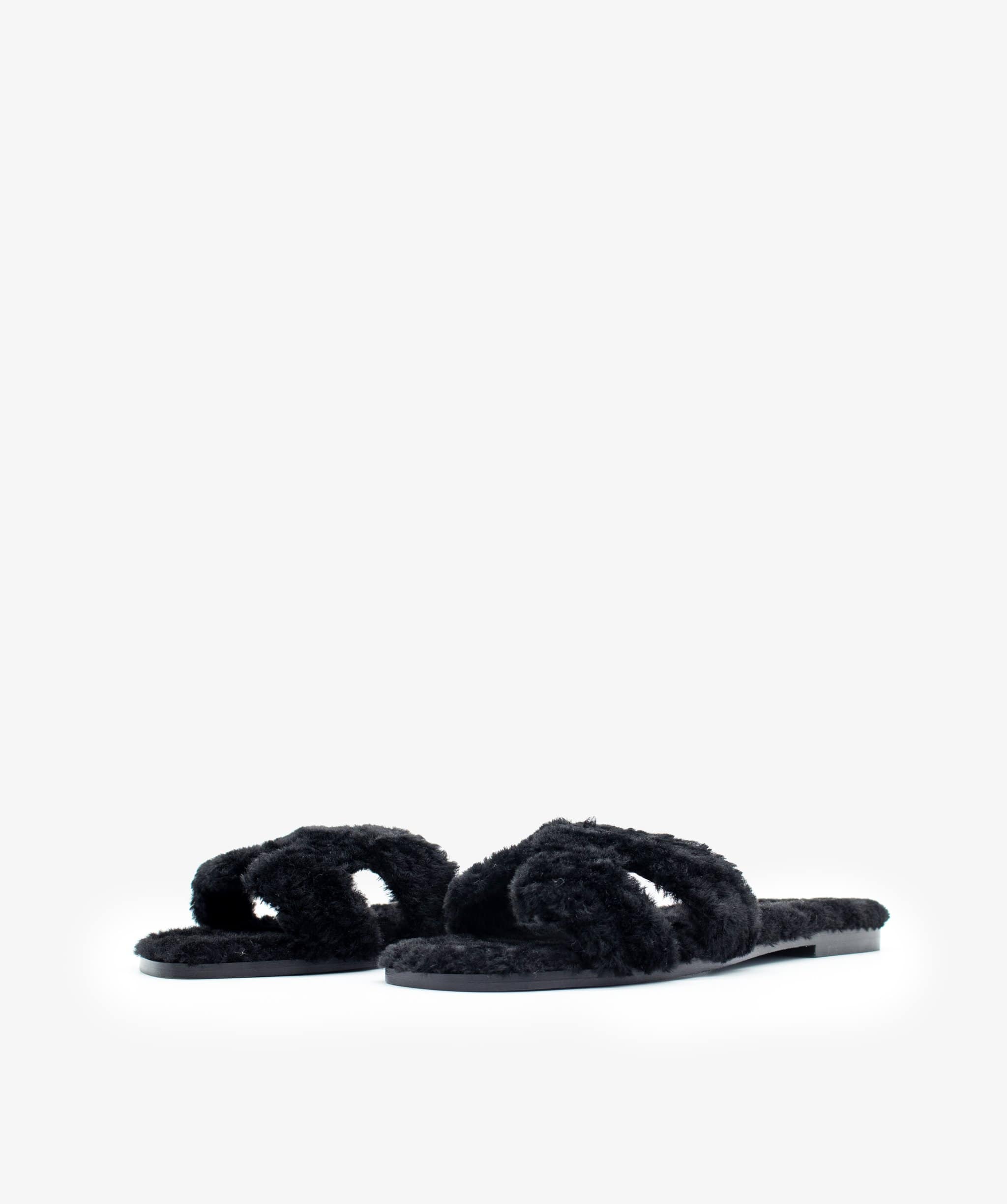 Hermès Hermès Oran Sandal Noir Fur 38 RJL1133