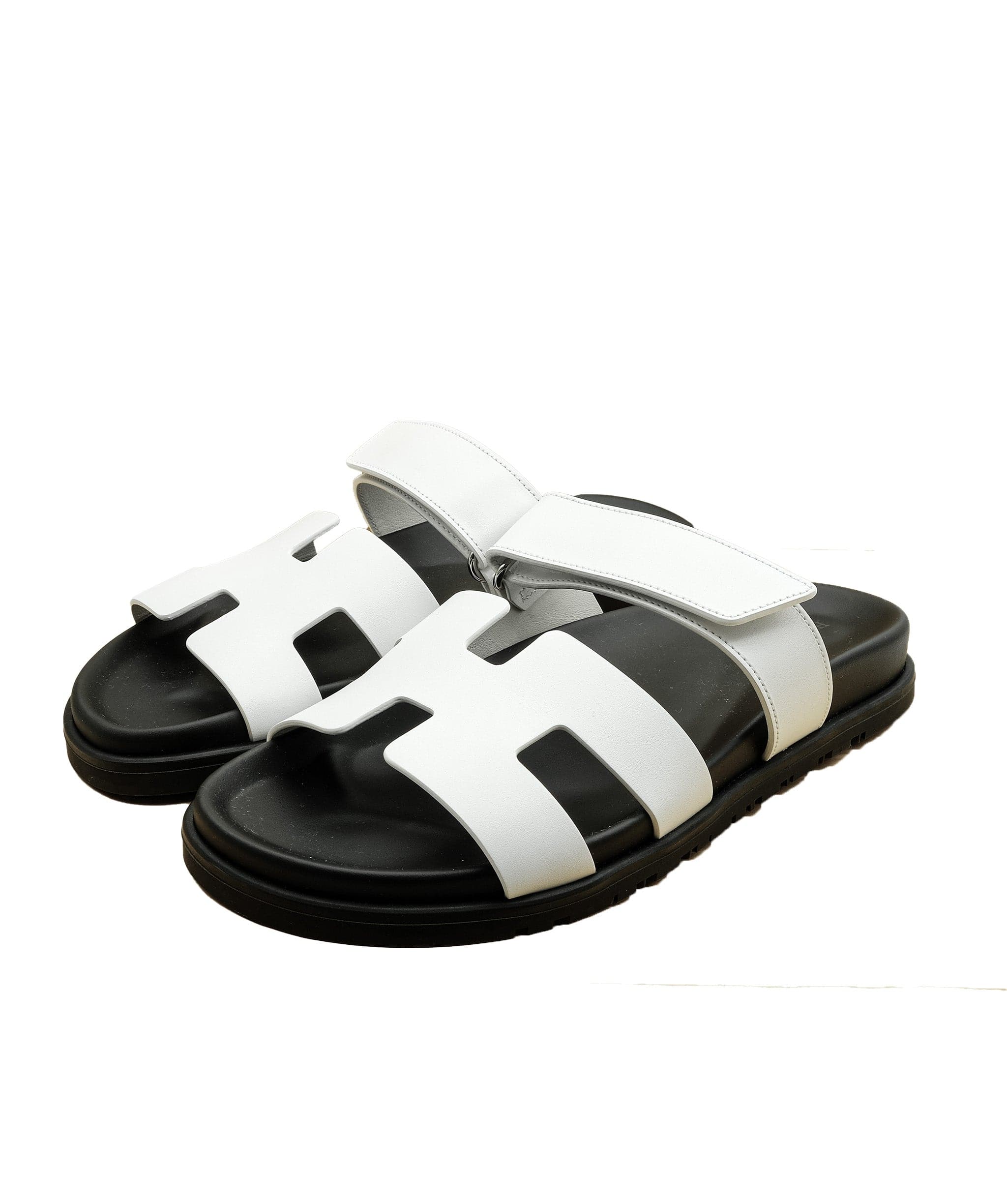 Hermès Hermes White Chypre Sandals 39 RJC1532