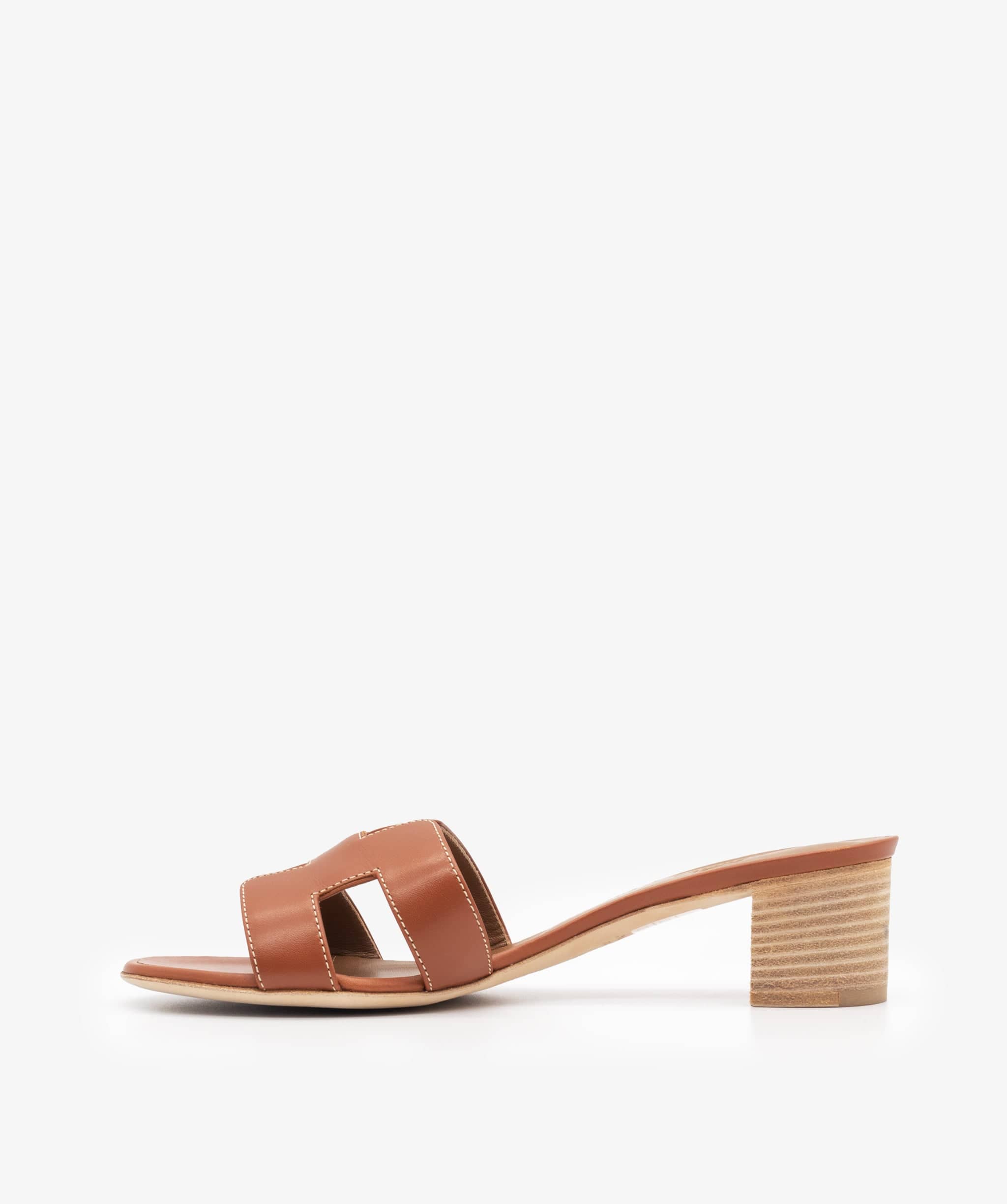 Hermès Oasis Sandals, Gold, Size 37.5 - 01DUB100