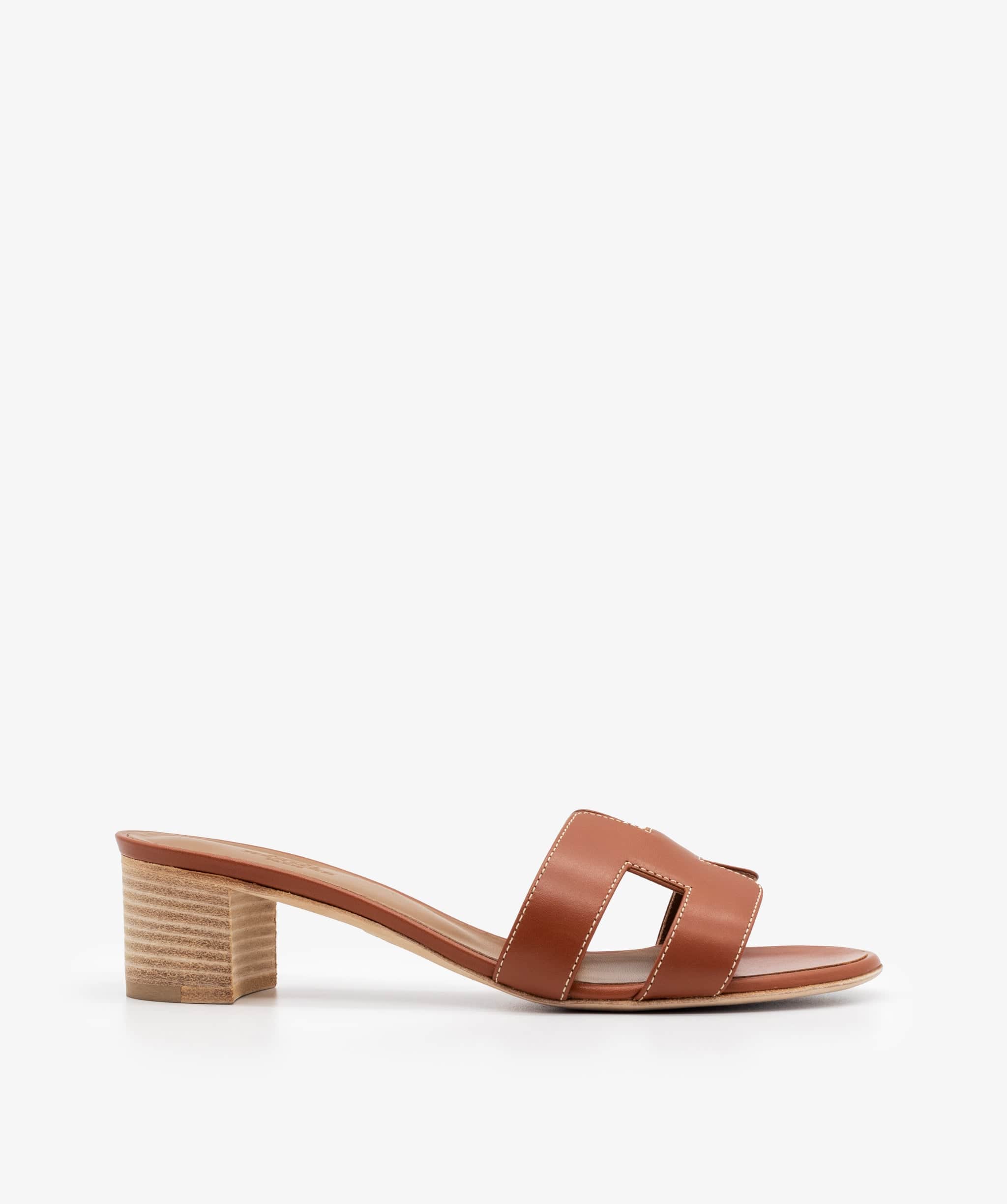 Hermès Oasis Sandals, Gold, Size 37.5 - 01DUB100