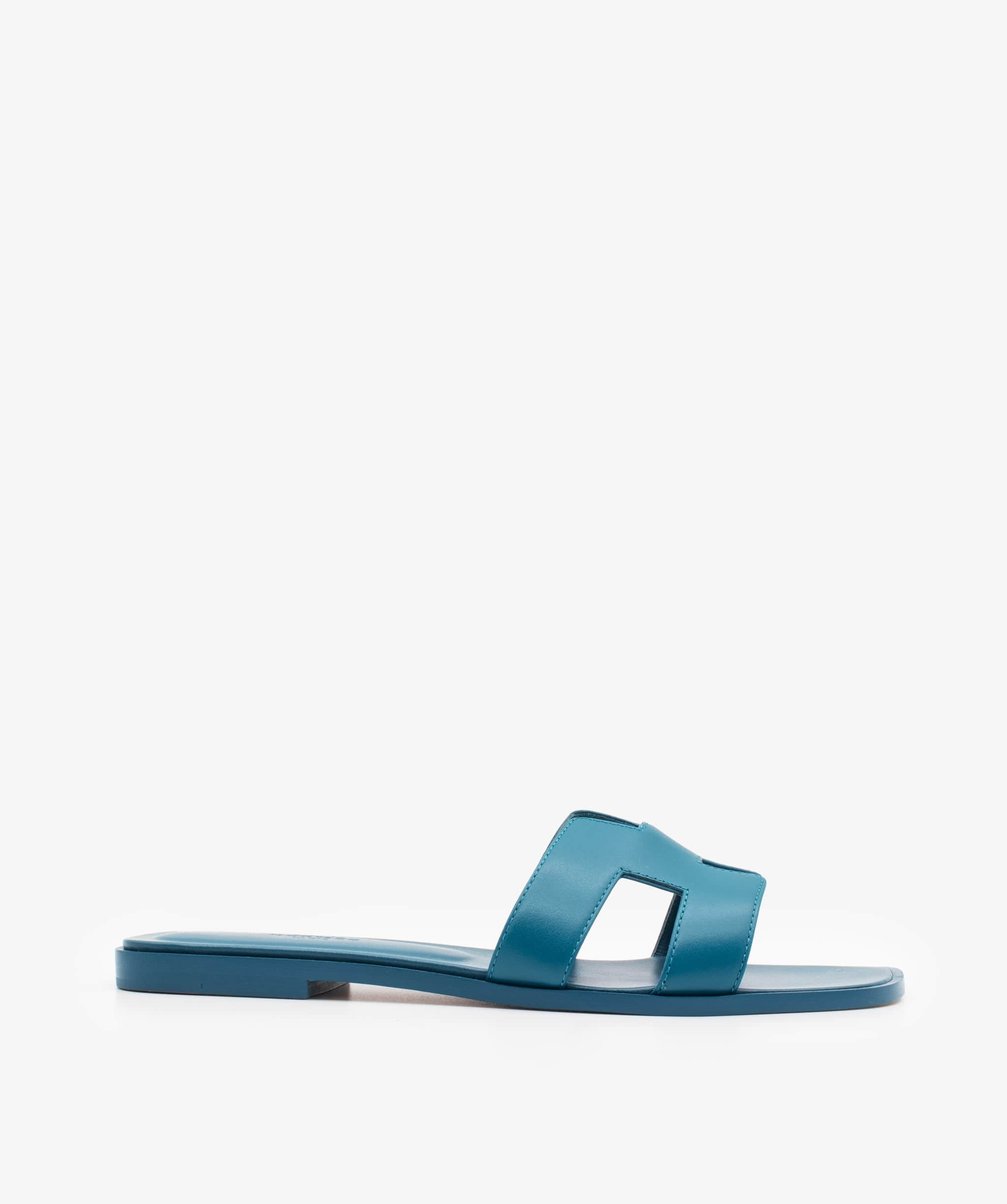 Hermès Oran Sandals, Blue Velvet, 38.5 - 01DUB101