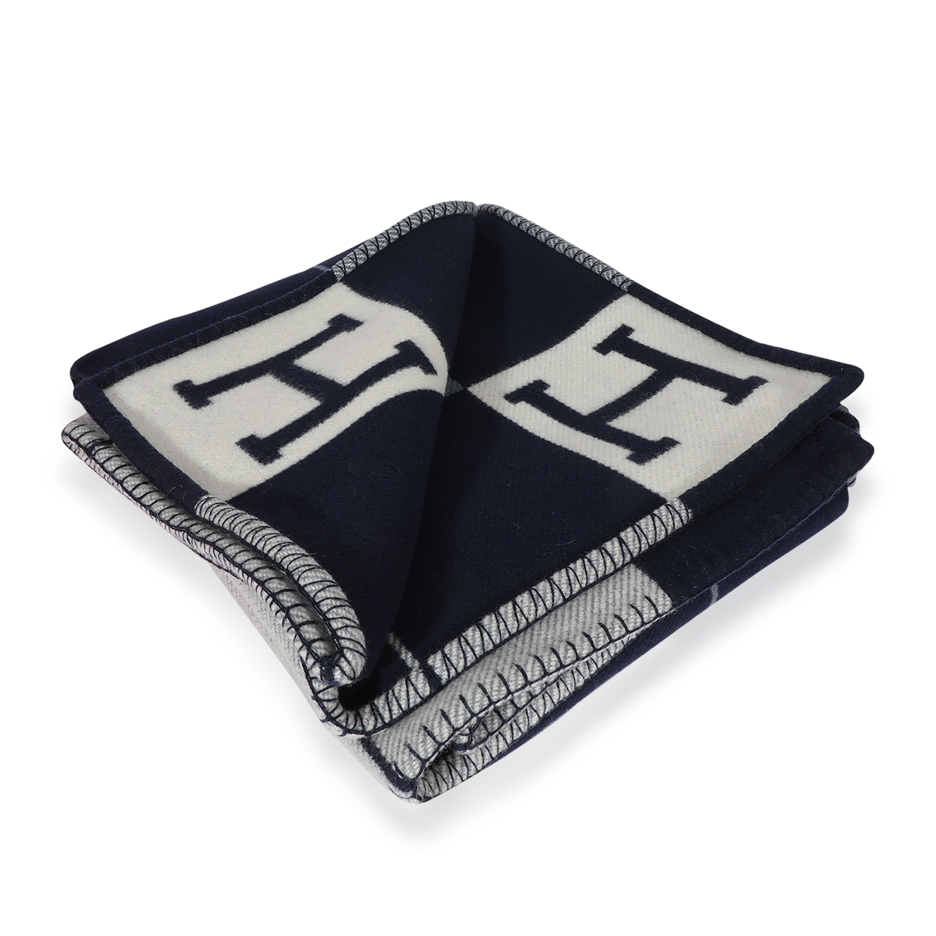 Hermès Hermès Ecru Caban Blue Avalon III Throw Blanket