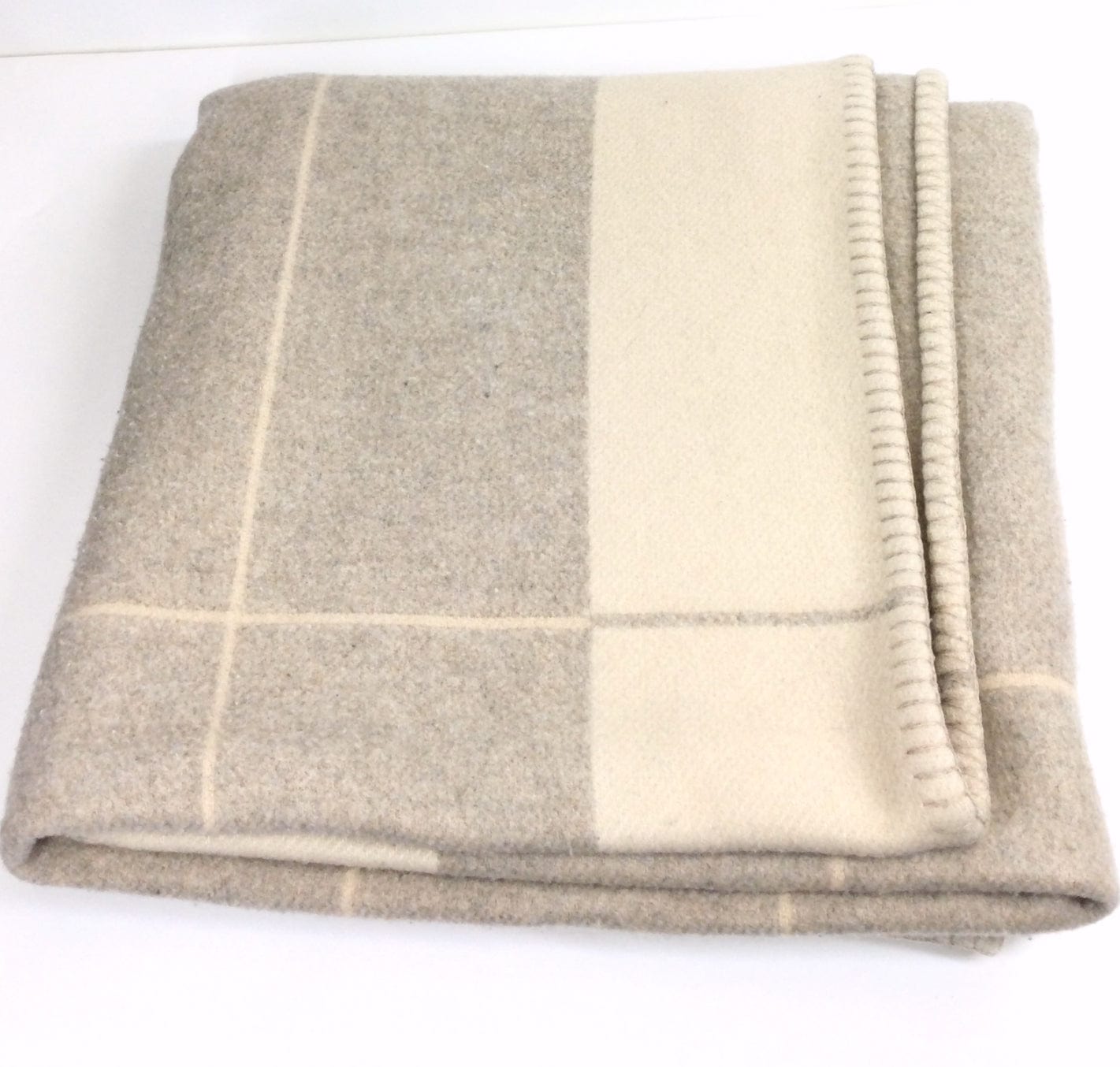 Hermès Hermes Avalon Blanket Beige Wool
 PXL2196