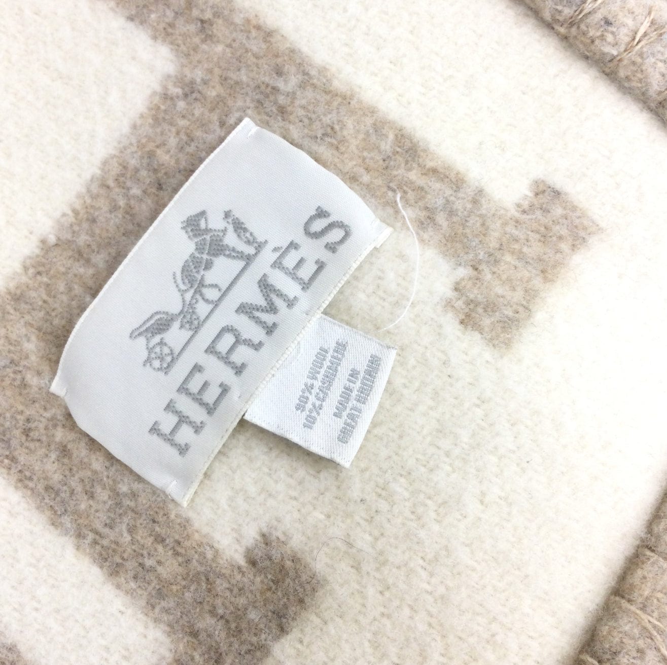 Hermès Hermes Avalon Blanket Beige Wool
 PXL2196