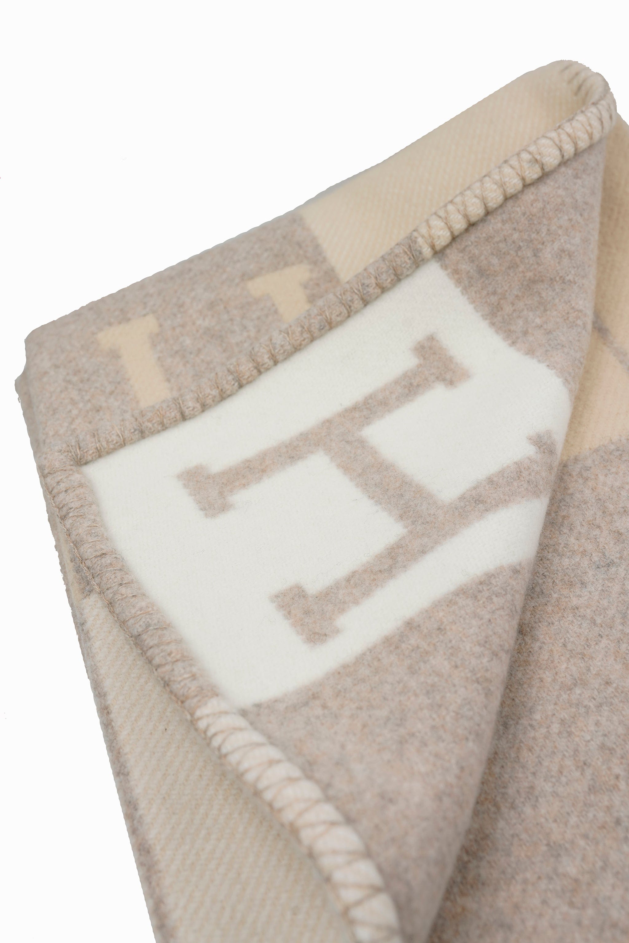 Hermès Hermes Avalon Throw Blanket - Coco Camomile SKL1294