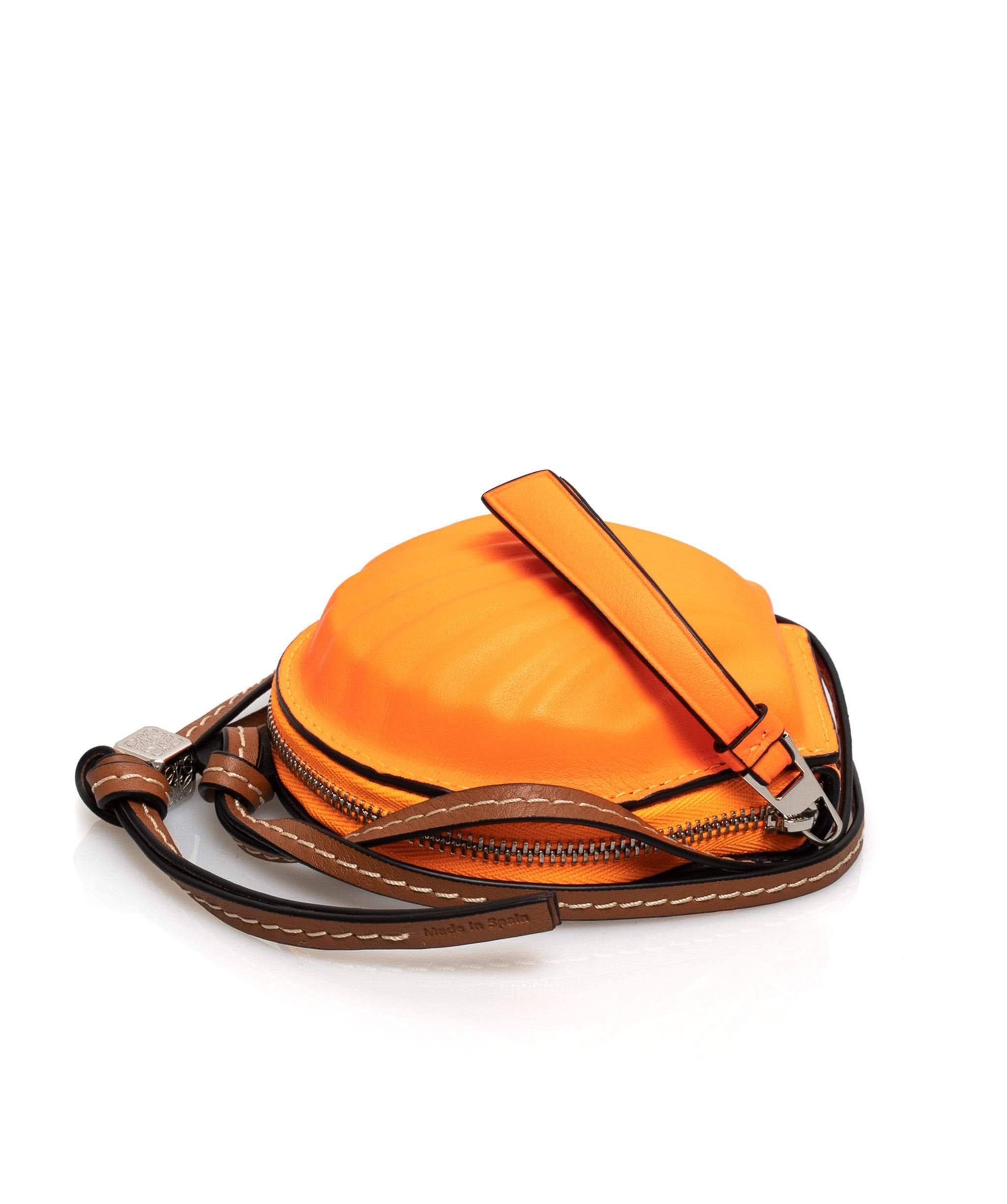 Loewe Loewe Seashell Pouch in Orange MW2573