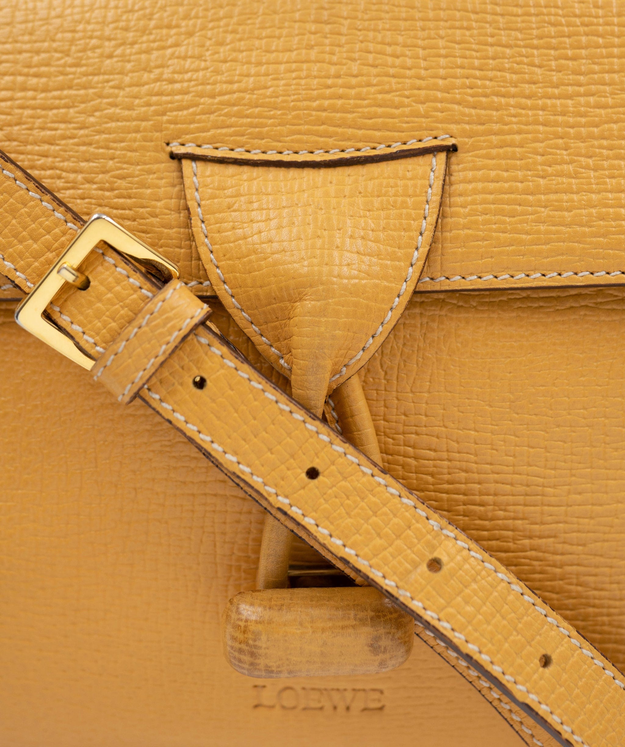 Loewe Loewe Leather Top Handle Bag - AGL1917