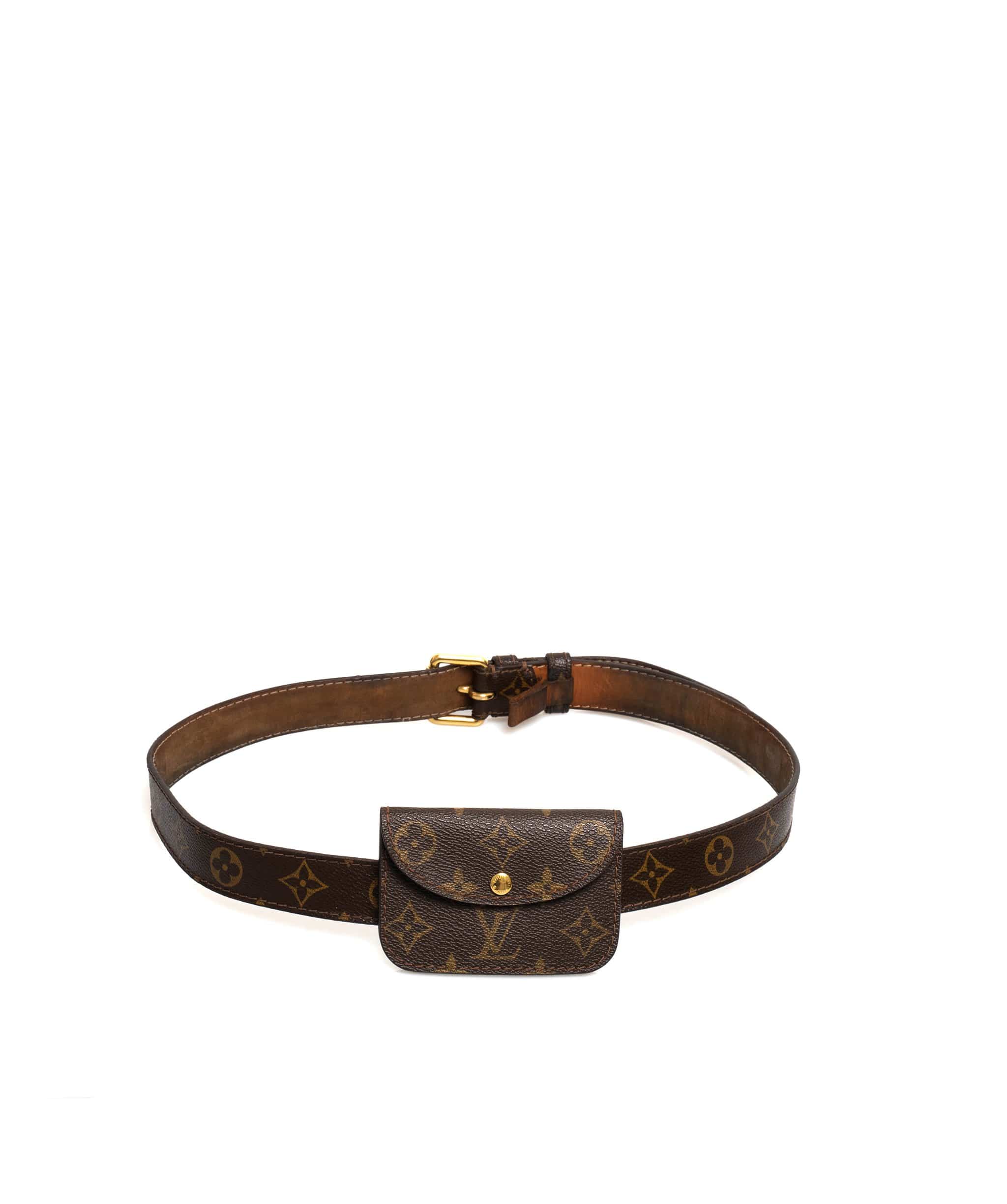 Louis Vuitton Louis Vuitton belt with detachable wallet - ADL1578