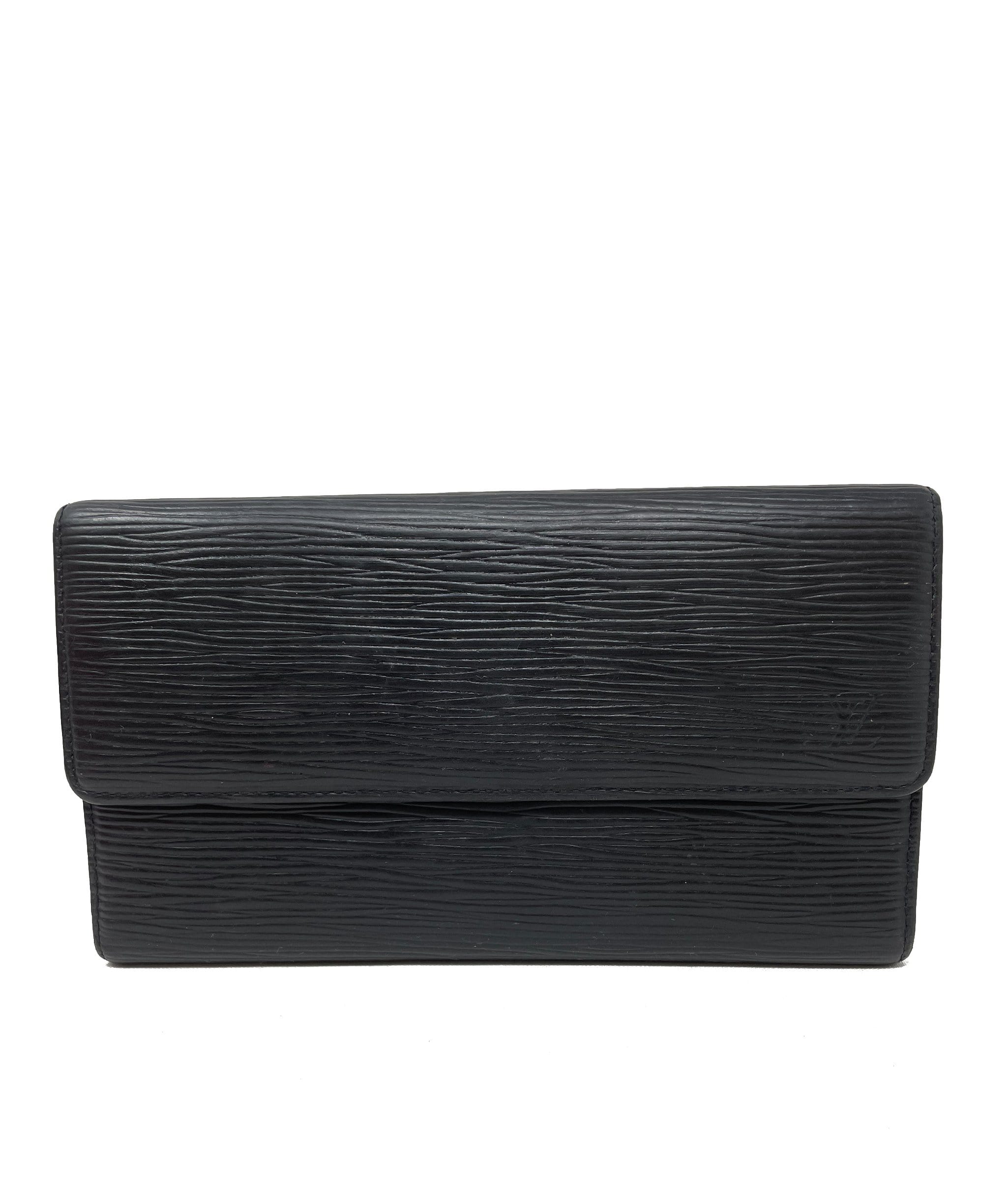 Louis Vuitton Louis Vuitton Black Epi Leather Wallet - AGL1275