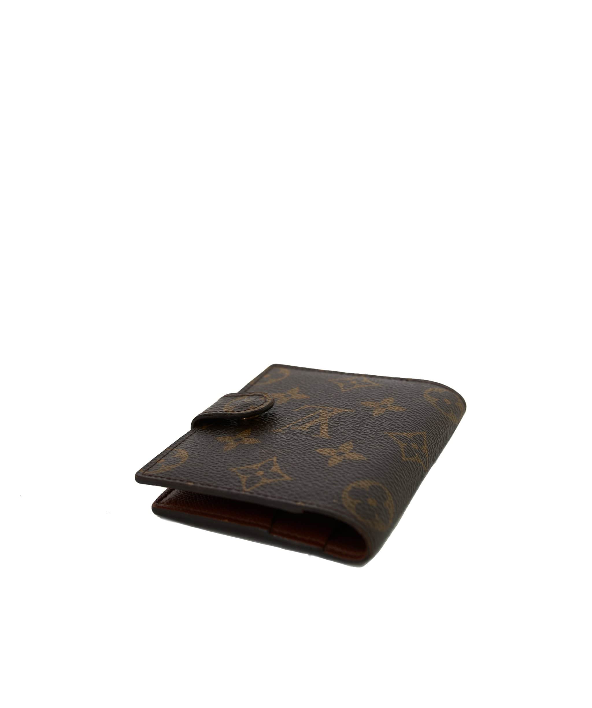 Louis Vuitton Louis Vuitton Card Holder  AGL1150