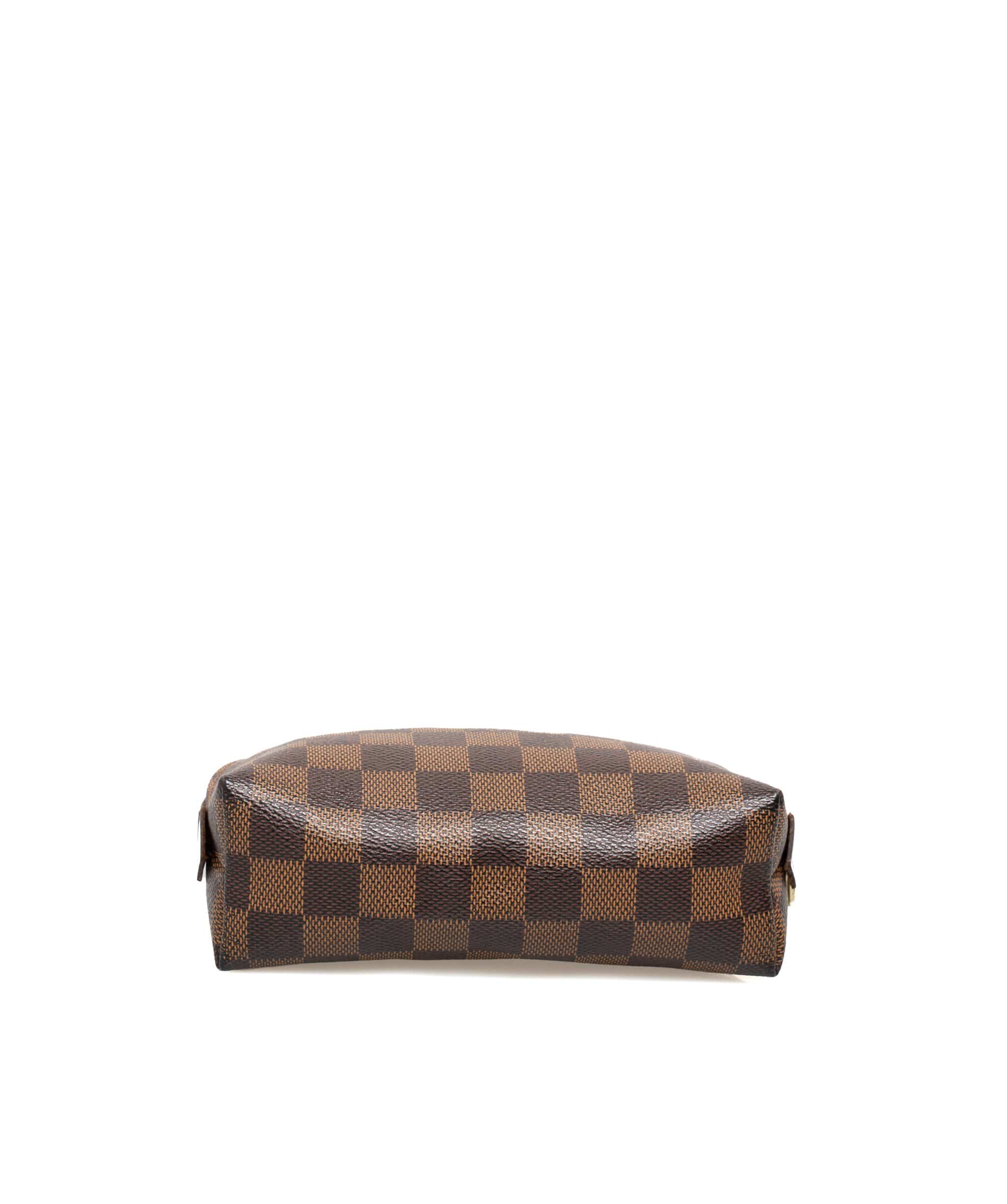 Louis Vuitton Louis Vuitton Damier Canvas Pouch - AGL1428