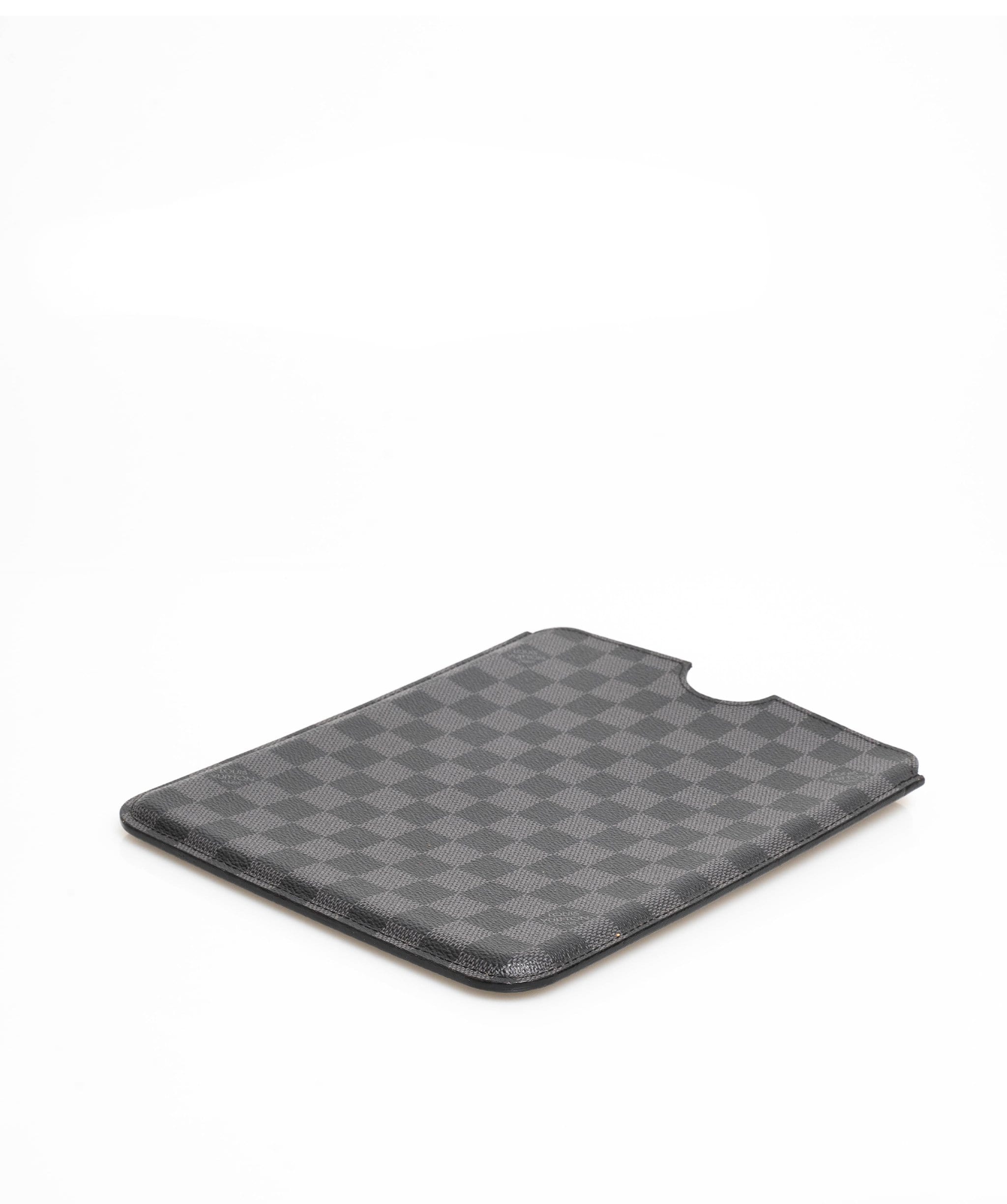 Louis Vuitton LOUIS VUITTON Damier Graphite iPad Cover MW1813