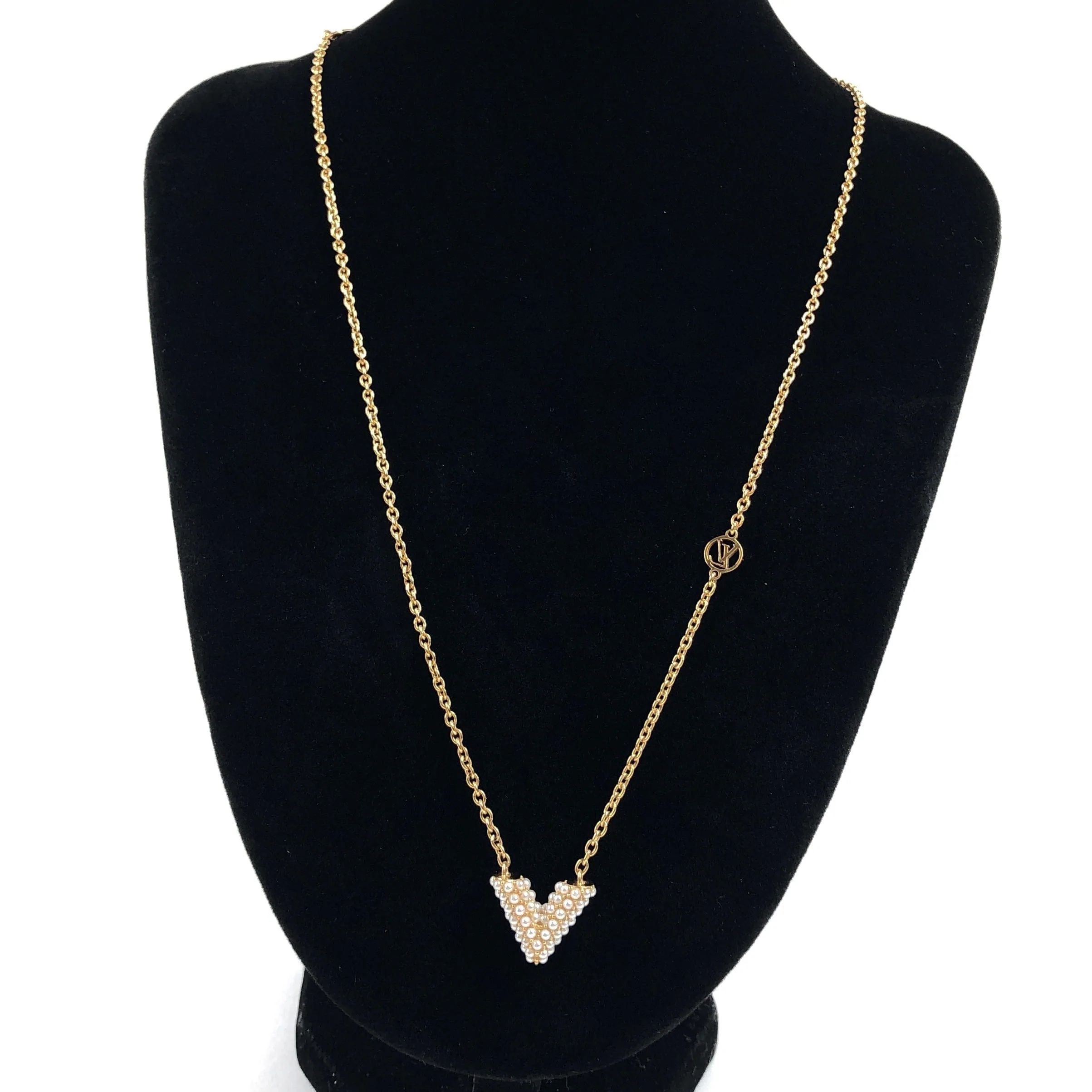 Louis Vuitton Louis Vuitton M68358 Collier Essential V Va1200 Necklace Gp X Fake Pearl Gold Rubbed, Dullness PXL2515