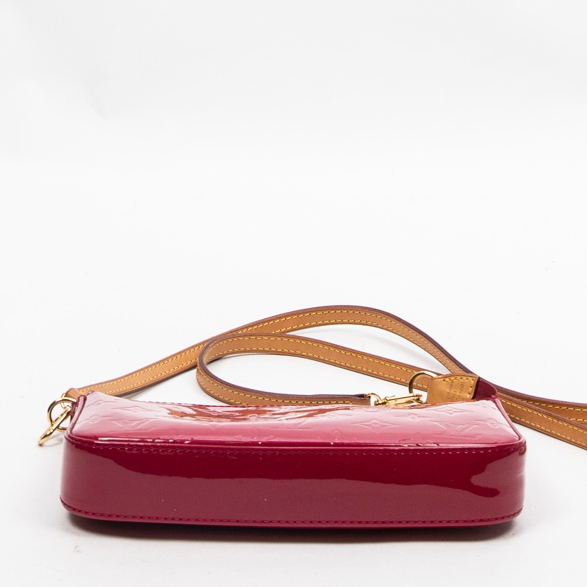 Louis Vuitton Louis Vuitton Magenta Vernis Pochette Accessoire - AWL2418