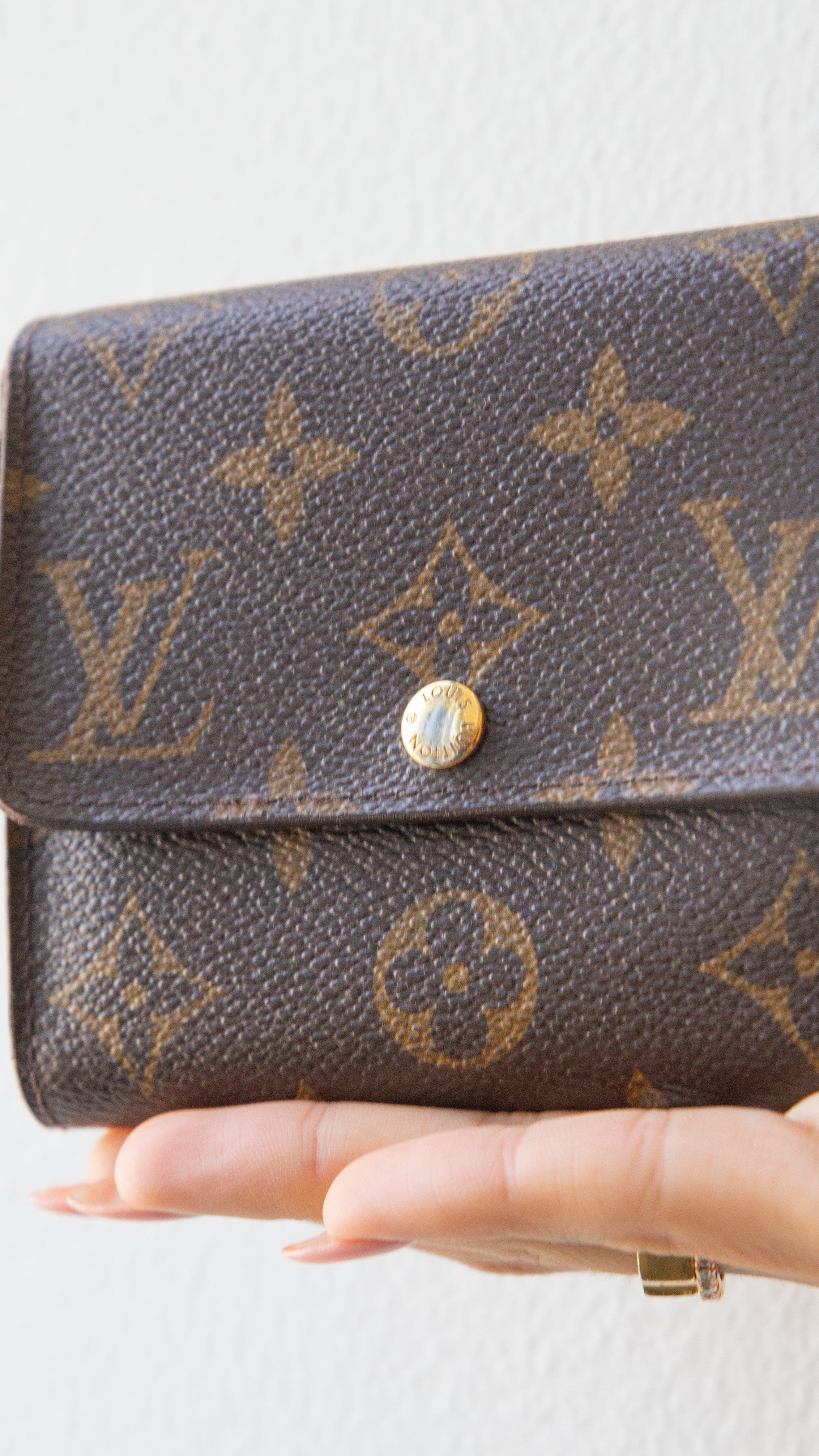 Louis Vuitton Louis Vuitton Monogram Compact Wallet RJL1236