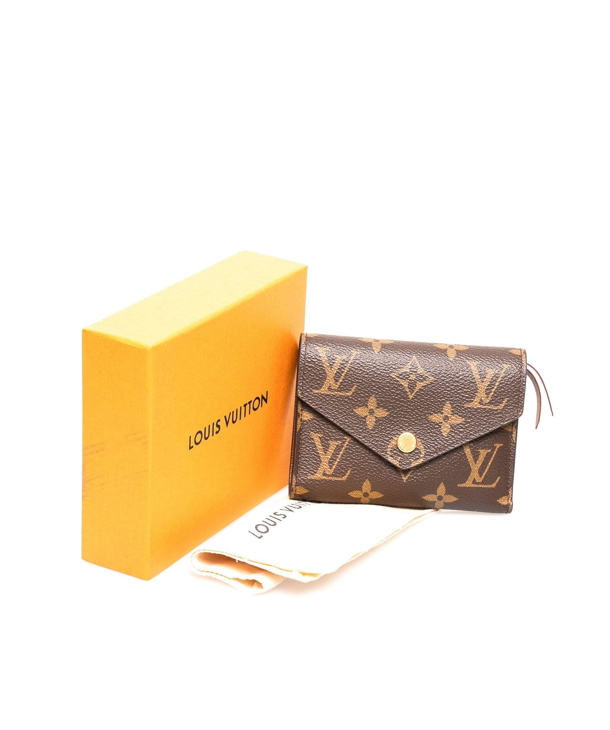 Louis Vuitton Louis Vuitton Monogram French wallet - ADL1473