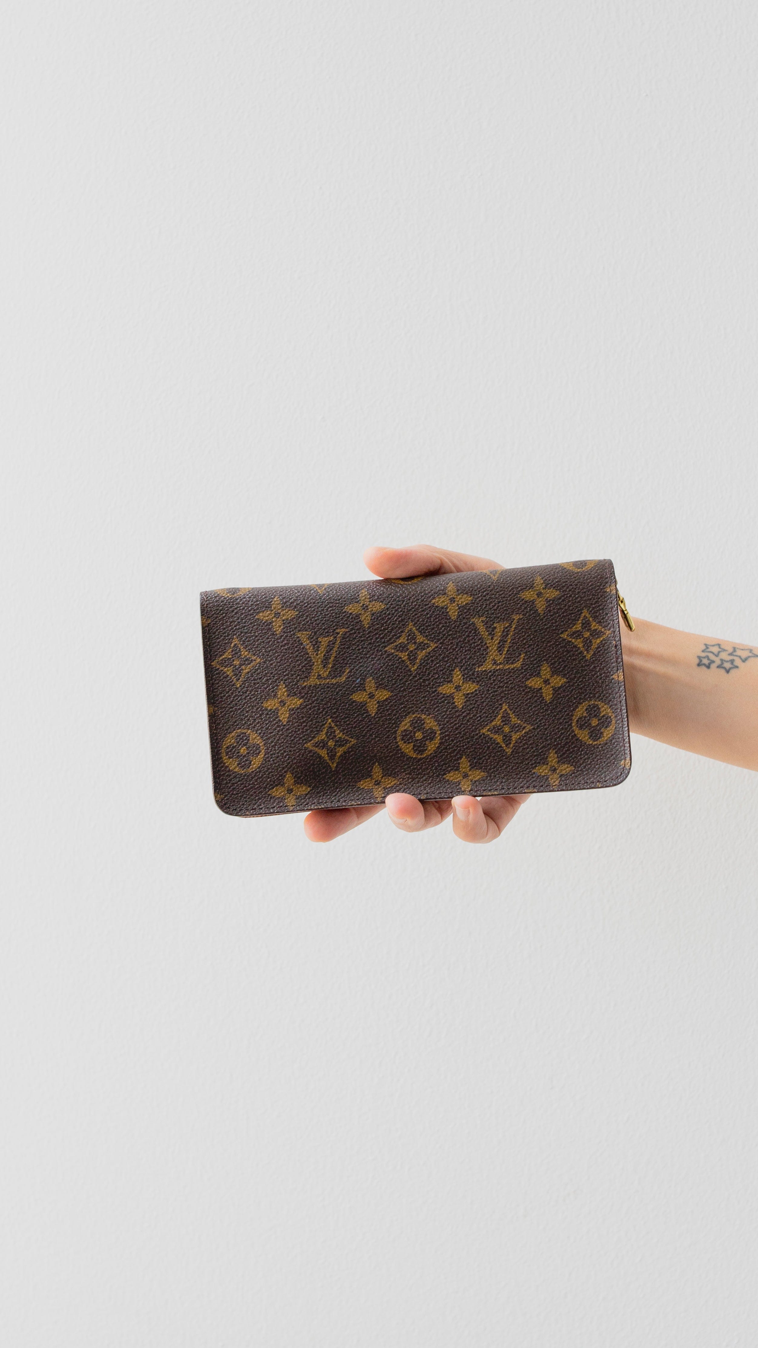 Louis Vuitton Louis Vuitton Monogram Long Zip Wallet RJL1725