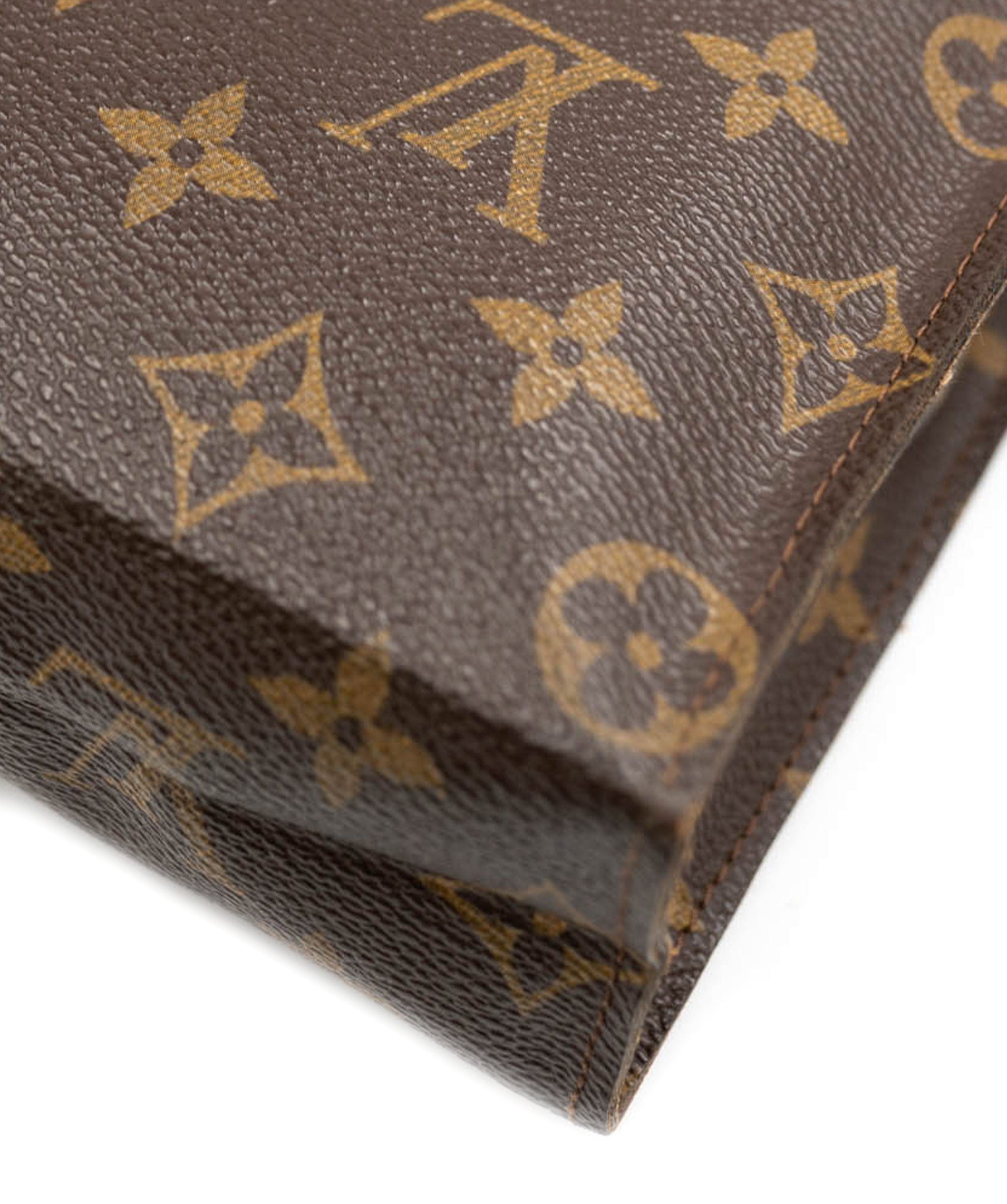 Louis Vuitton LOUIS VUITTON Monogram Poche Toilette Bag - AWL3652