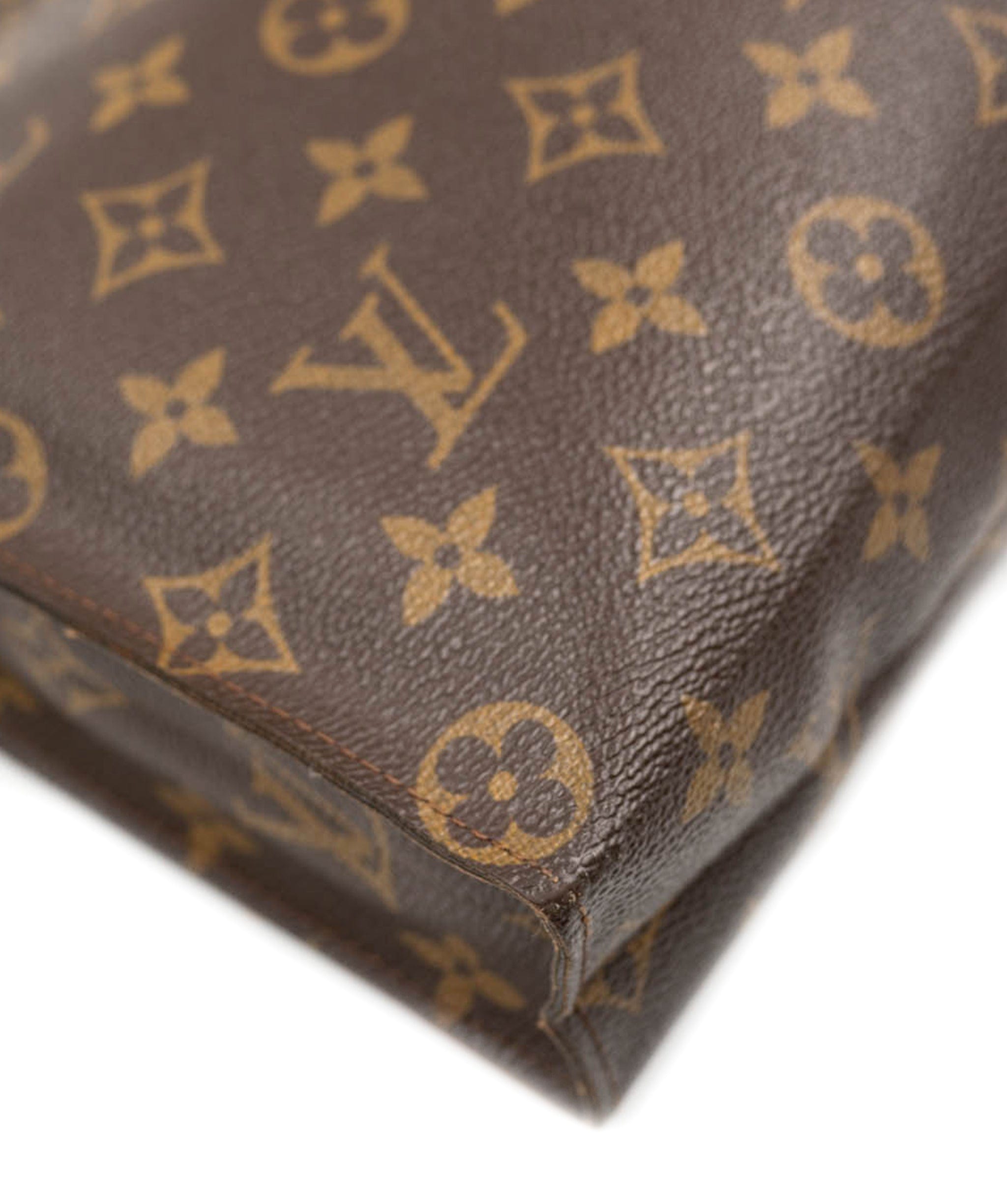 Louis Vuitton LOUIS VUITTON Monogram Poche Toilette Bag - AWL3652