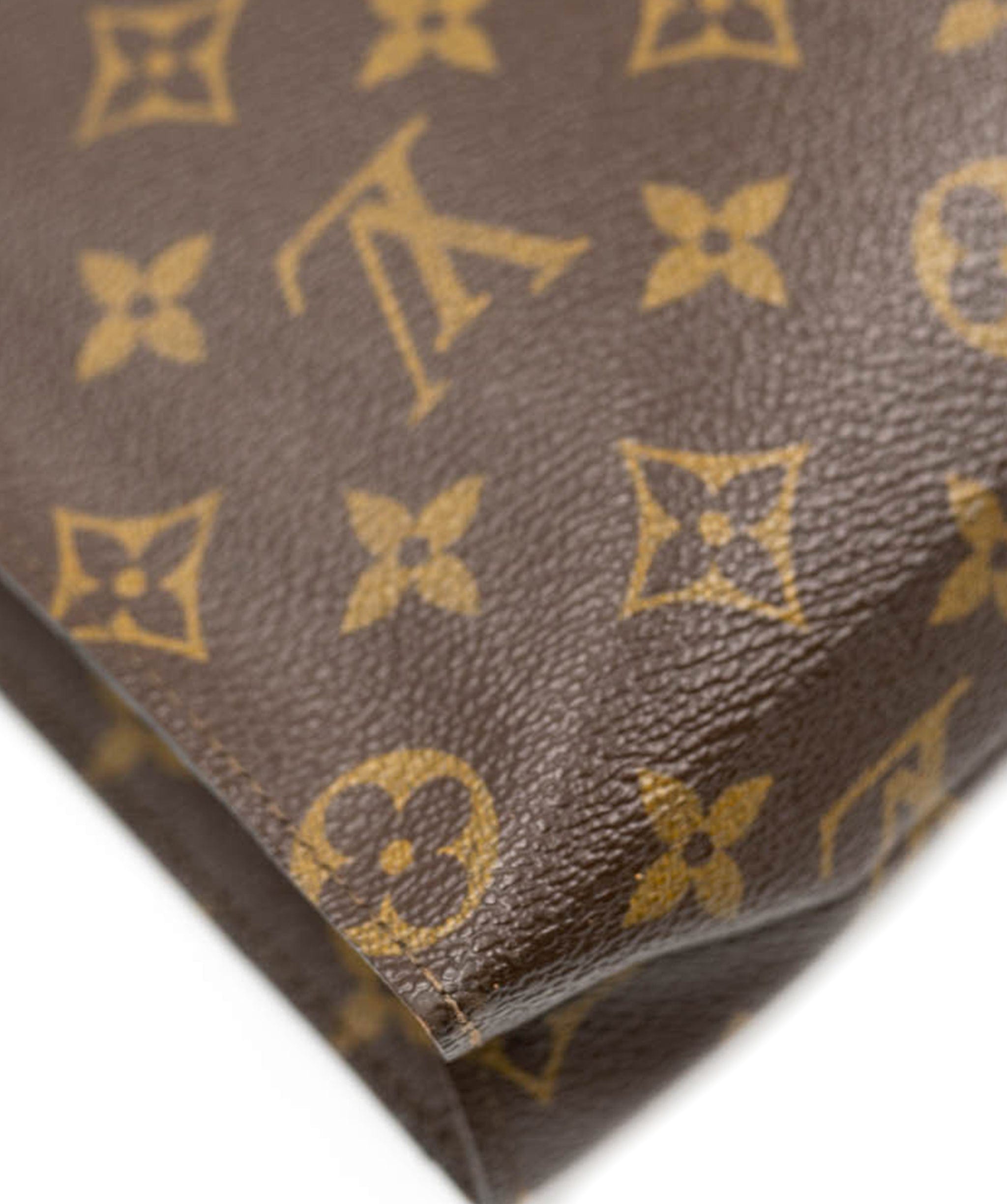 Louis Vuitton LOUIS VUITTON Monogram Poche Toilette Pouch - AWL3653