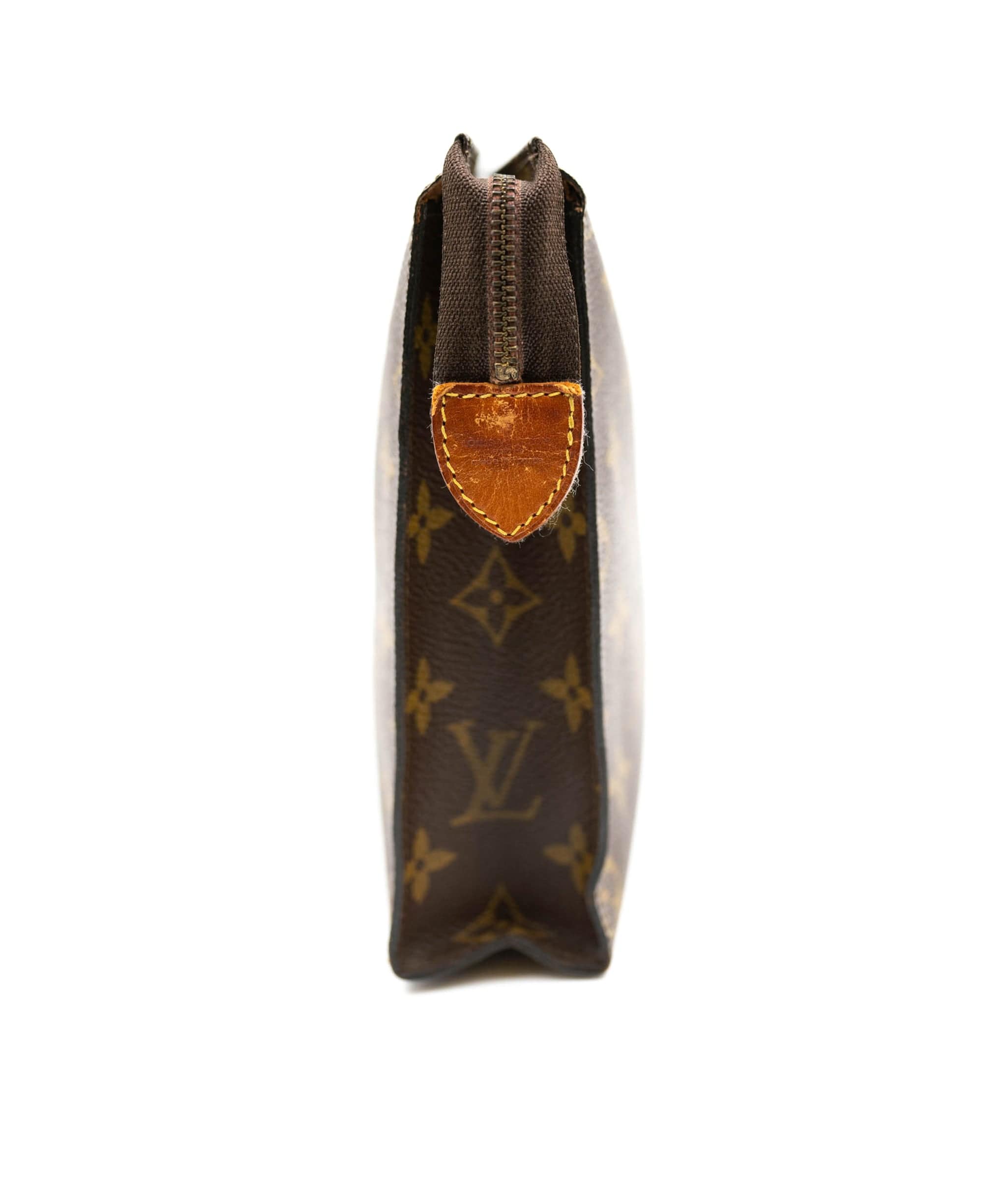 Louis Vuitton LOUIS VUITTON Monogram Poche Toilette Pouch - AWL3653