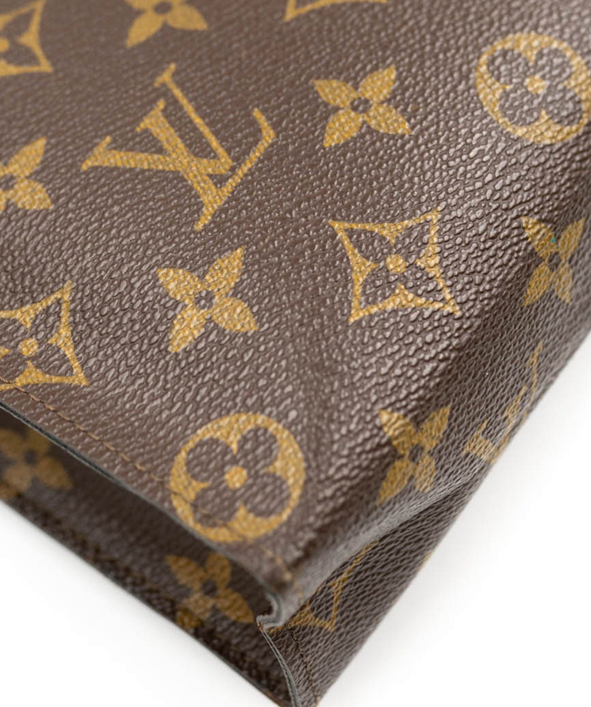 Louis Vuitton LOUIS VUITTON Monogram Poche Toilette Pouch - AWL3653