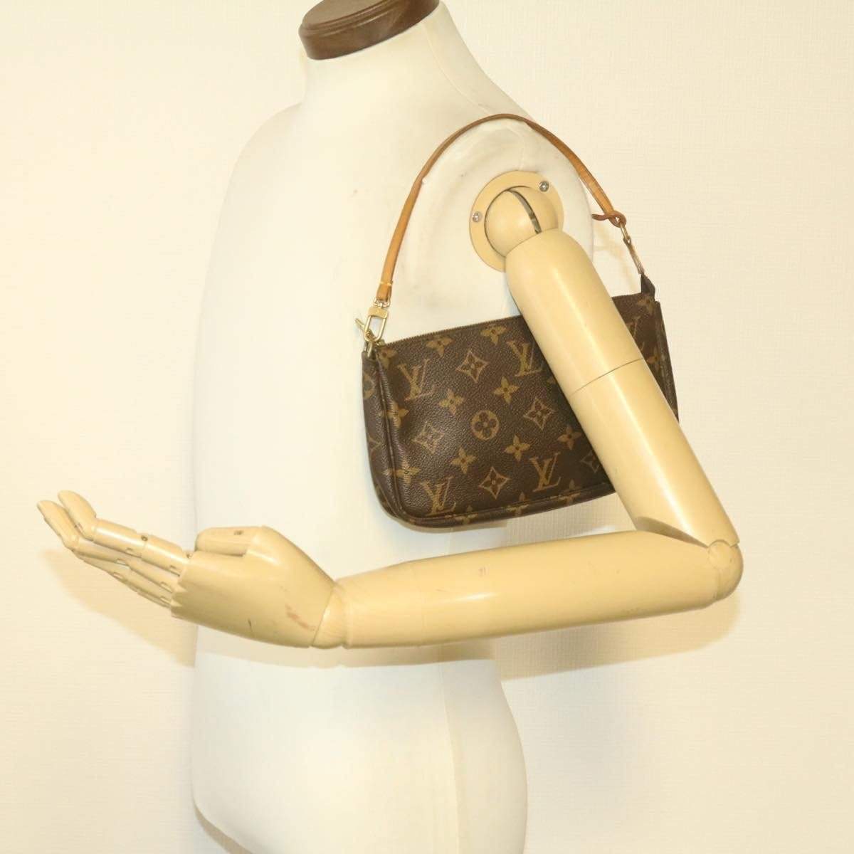 Louis Vuitton Louis Vuitton Monogram Pochette Accessoires MW2295