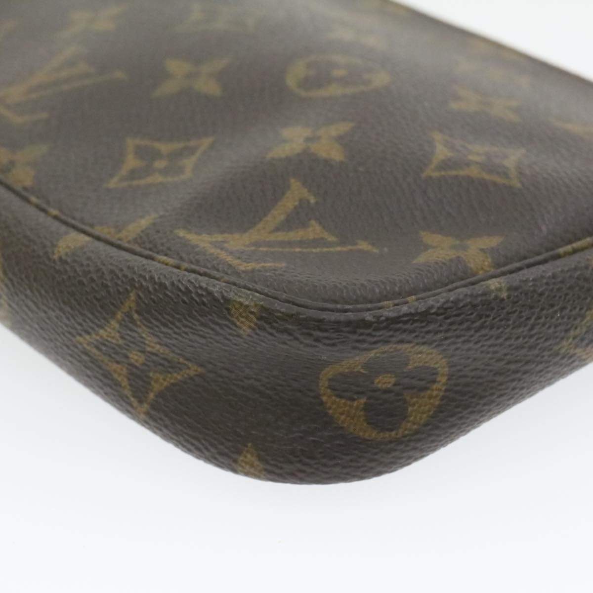 Louis Vuitton Louis Vuitton Monogram Pochette Accessoires MW2296