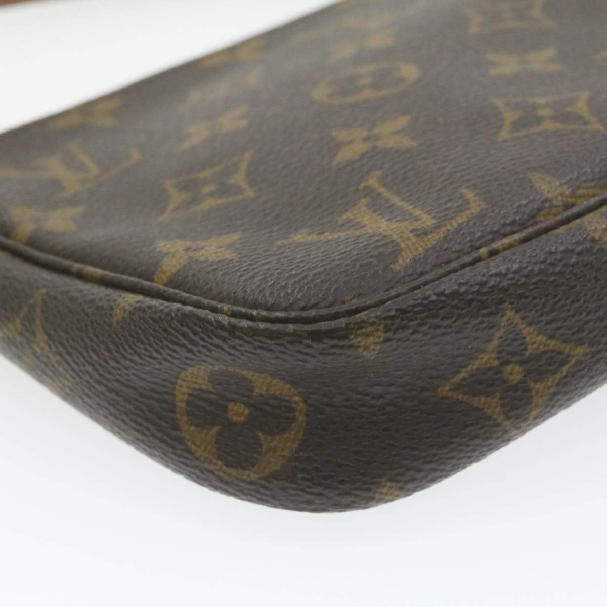 Louis Vuitton Louis Vuitton Monogram Pochette Accessoires MW2296