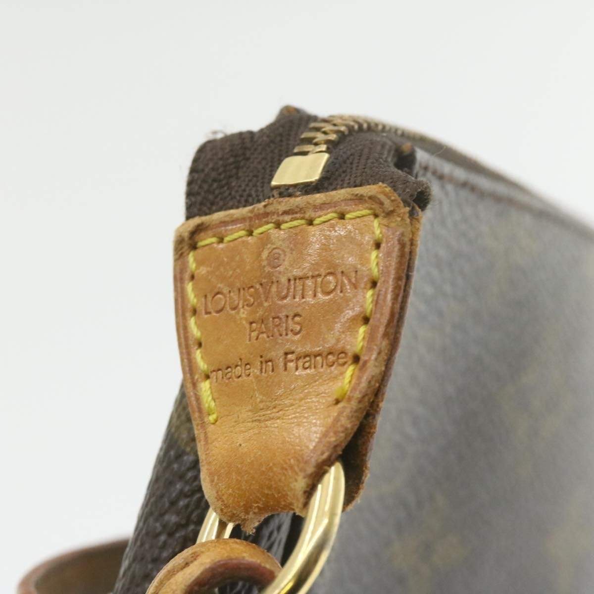 Louis Vuitton Louis Vuitton Monogram Pochette Accessoires MW2298