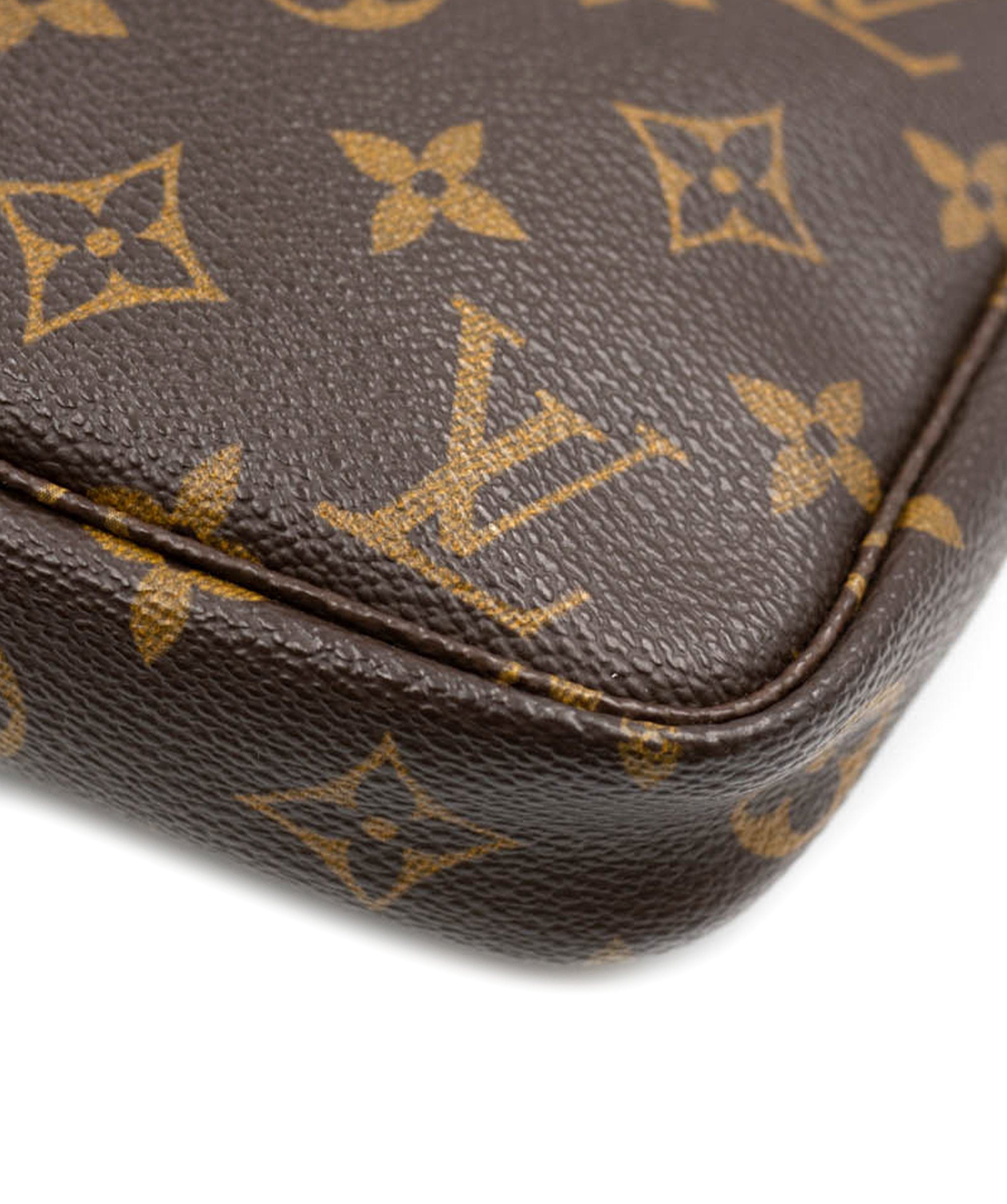 Louis Vuitton LOUIS VUITTON Monogram Pochette Bag - AWL3650