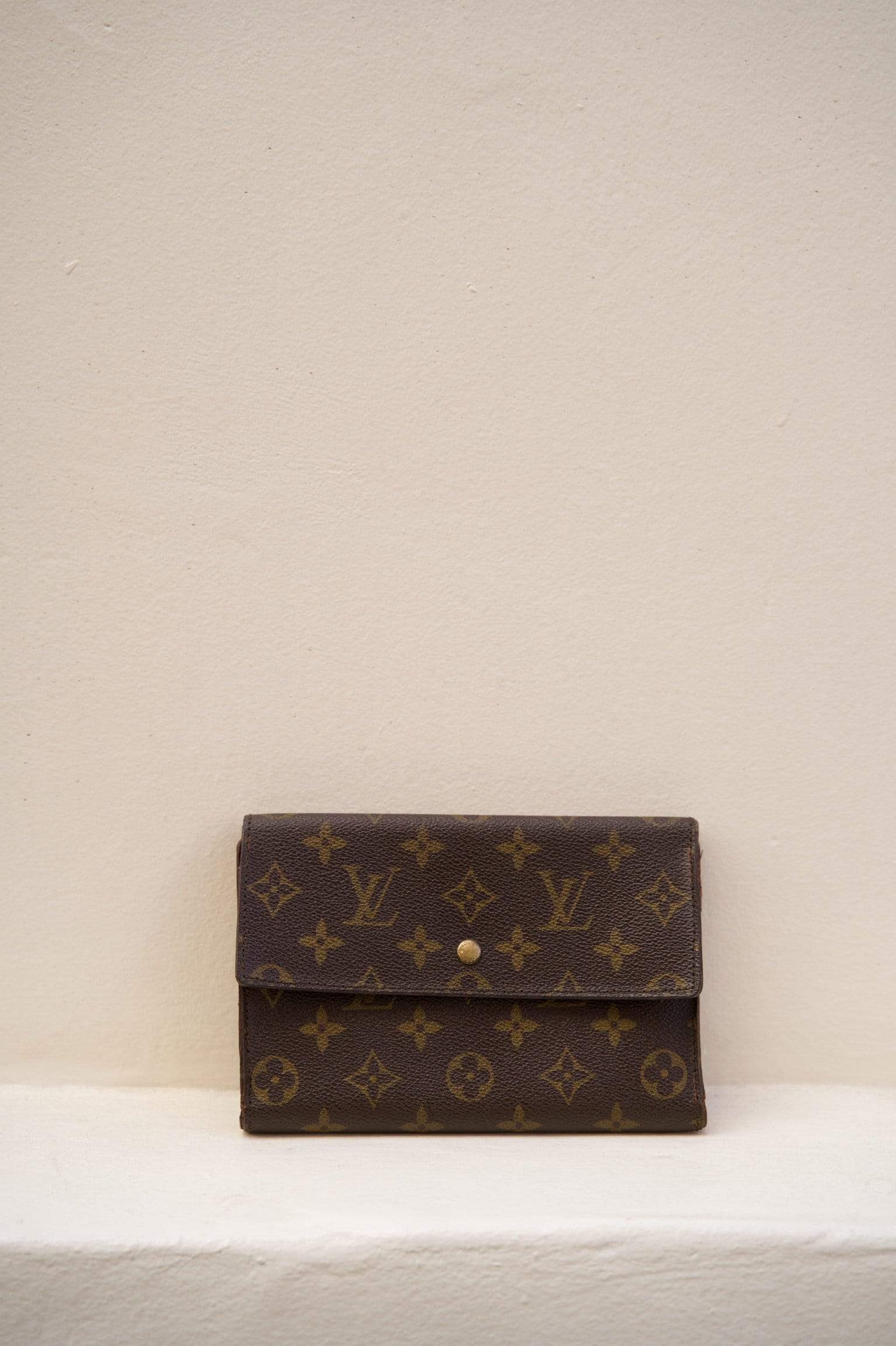 Louis Vuitton Louis Vuitton Monogram Pochette Porte Monnaie Credit Long Wallet - AWL1718